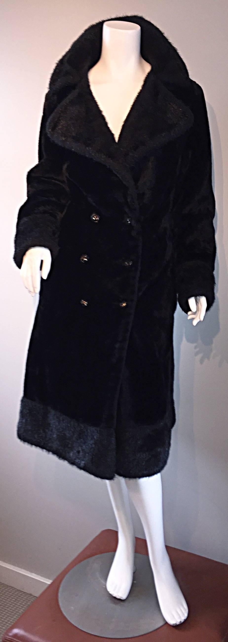 1960s Vintage Mackintosh Black Faux Fur 60s Double Breasted Swing Jacket Coat In Excellent Condition For Sale In San Diego, CA