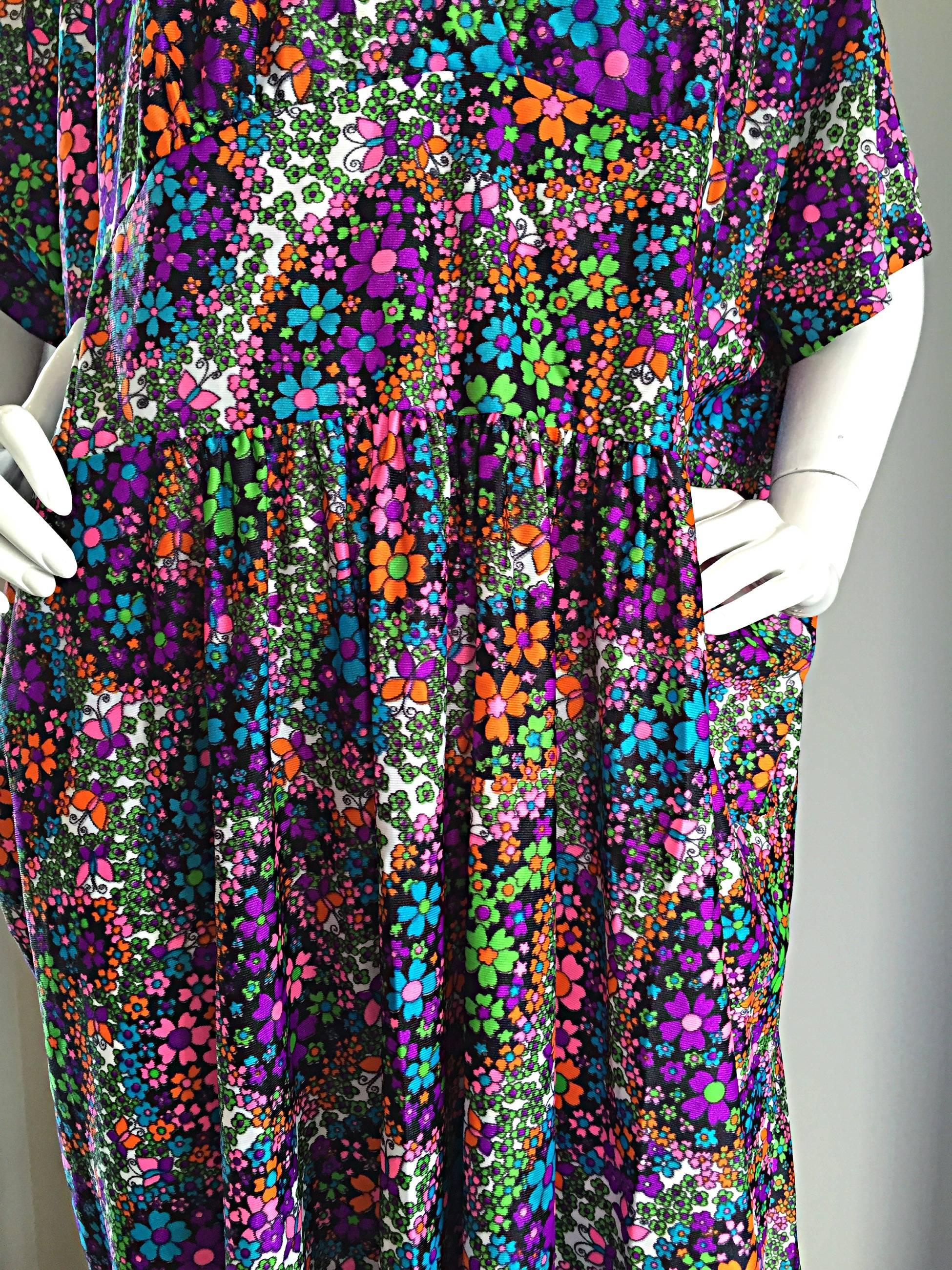 Women's Amazing ' Butterflies and Flowers ' Colorful 1970s 70s Vintage Caftan Dress For Sale