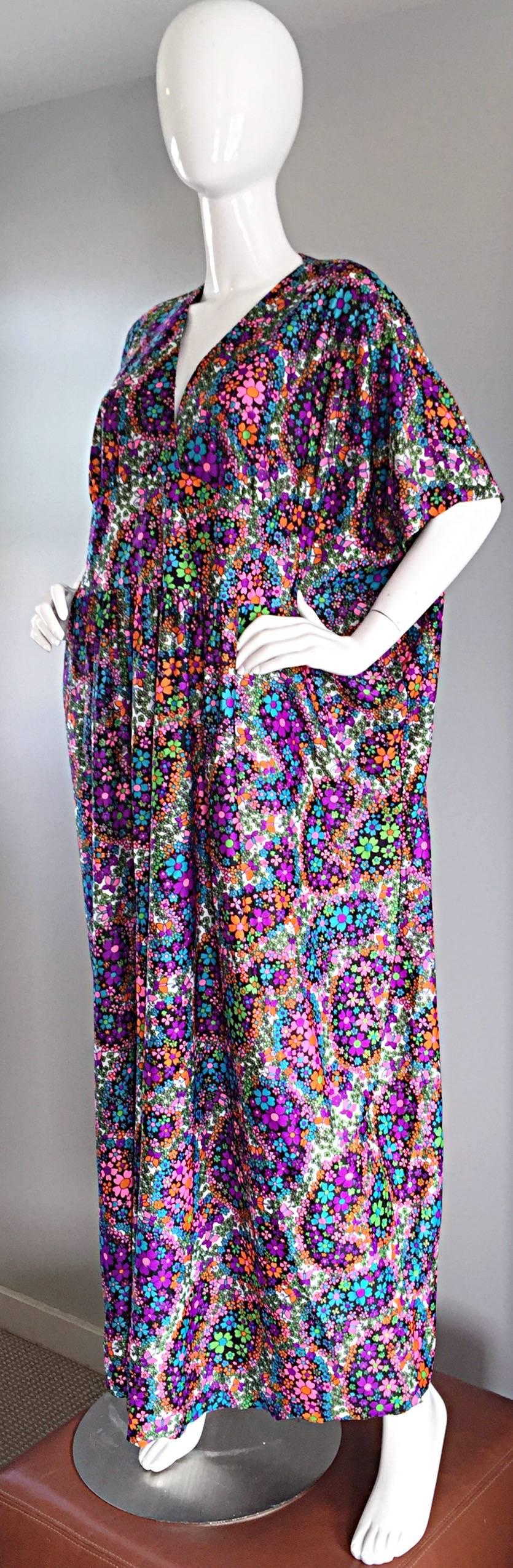 Amazing ' Butterflies and Flowers ' Colorful 1970s 70s Vintage Caftan Dress In Excellent Condition For Sale In San Diego, CA