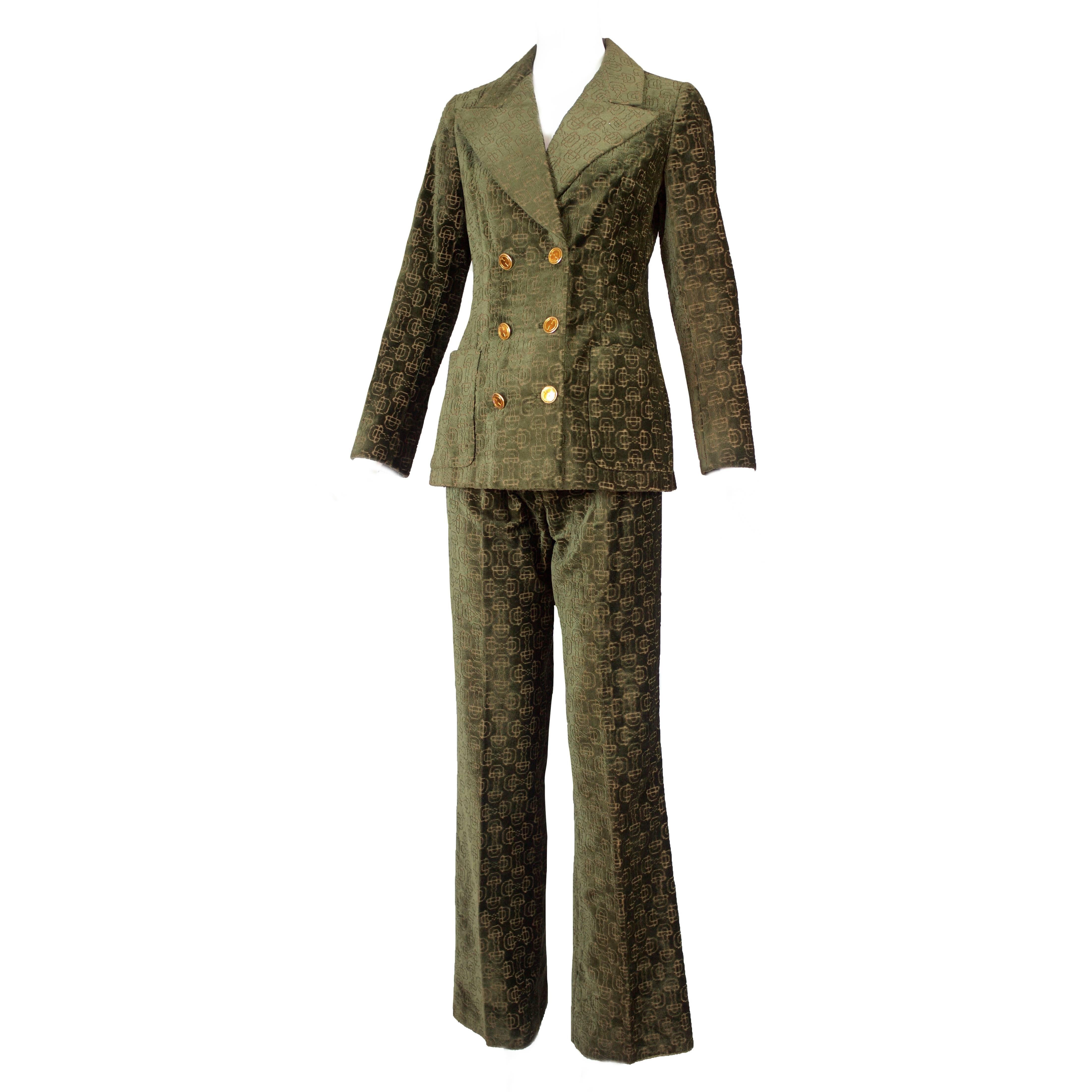 1970's Gucci Deep Emerald Green Cut Velvet Horse Bit Print Jacket & Pant Suit