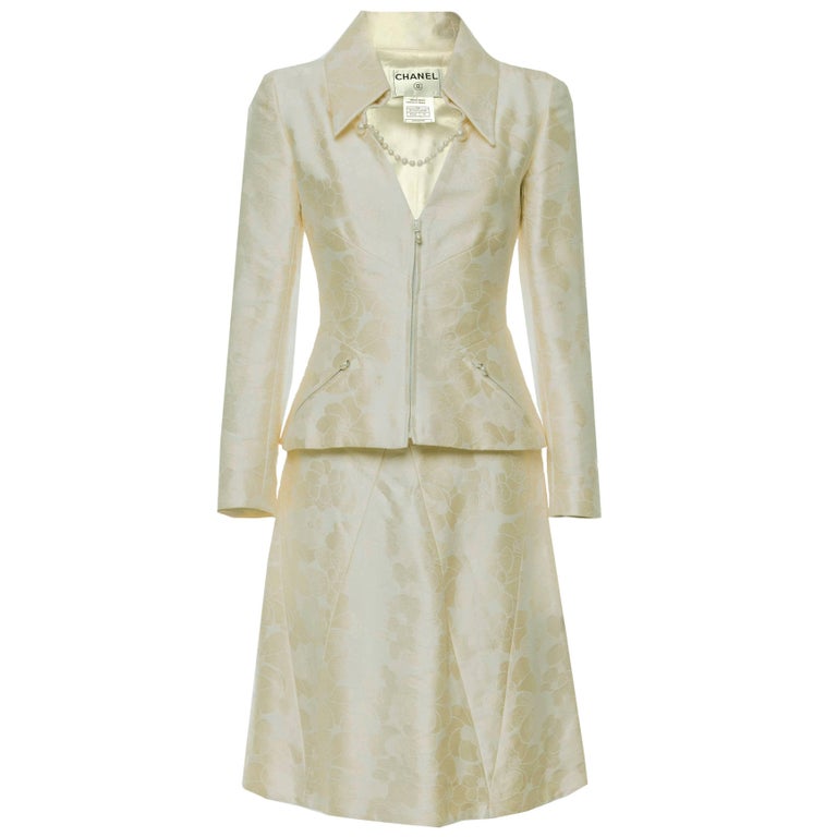 Chanel Cream Camelia Print Skirt Suit sz FR40 For Sale at 1stdibs