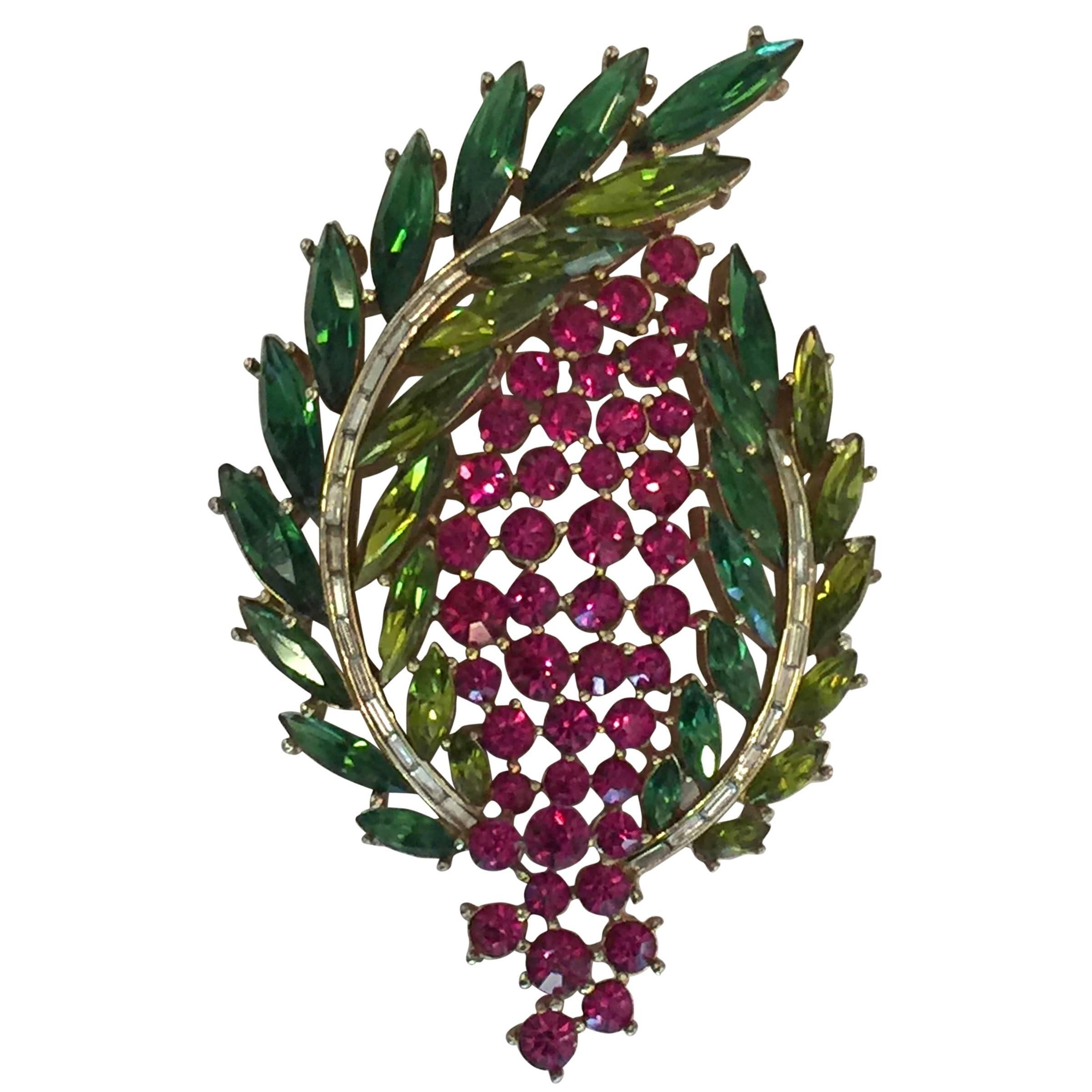 1950s Magnificent TRIFARI Laurel Wreath Shaped Brooch Pin For Sale