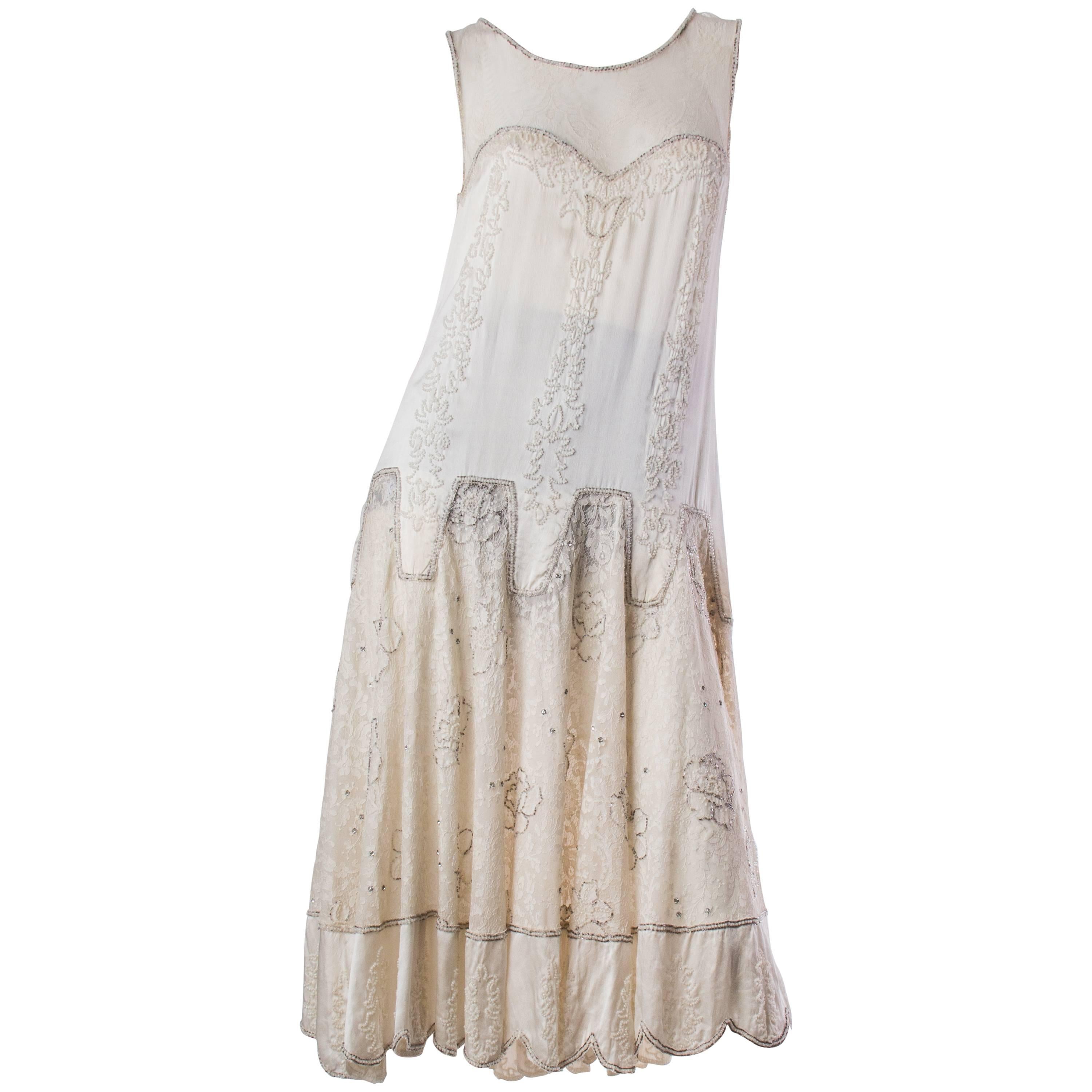 1920S  Cream Beaded Silk & Chantilly Lace Drop Waist Flapper Bridal Cocktail Dr For Sale