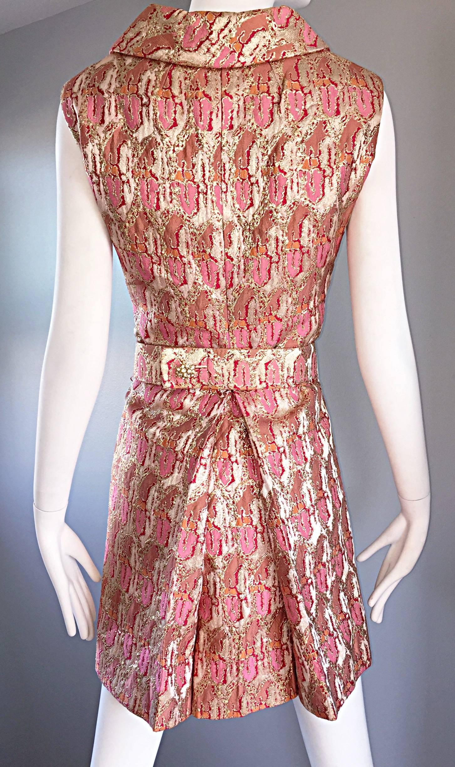 Lillie Rubin 1960er Jahre Vintage Kleid aus Seidenbrokat, Rosa, Gold, Silber mit Strass und Gürtel Damen im Angebot