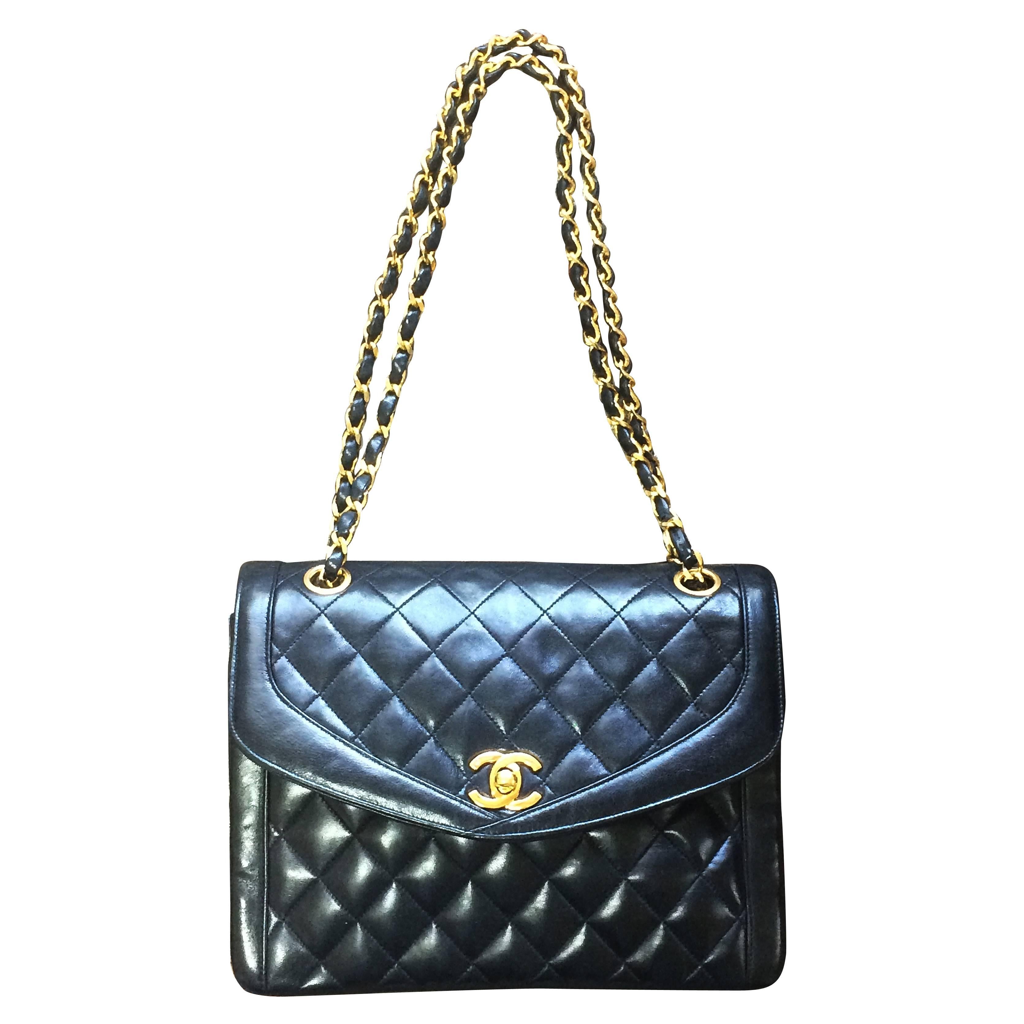 Vintage Chanel black lambskin chain shoulder 2.55 shoulder bag, pentagon flap For Sale