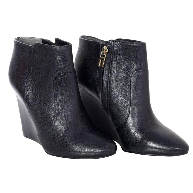 Tory Burch Black Leather Wedge Ankle Booties sz 7 For Sale at 1stDibs