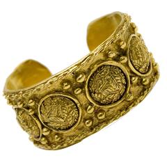 1970's Chanel Gold Tone Leaf Motif Cuff 9