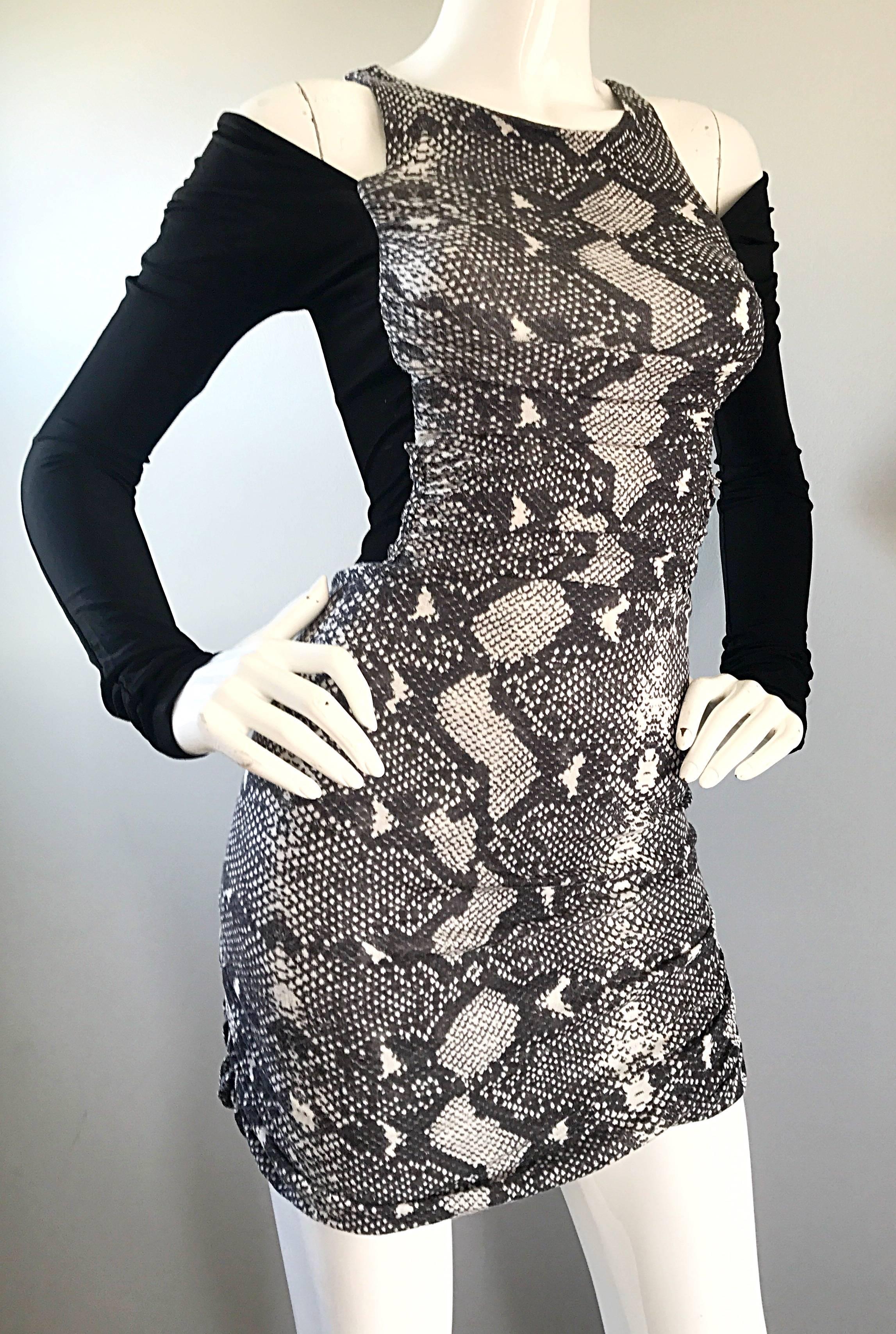 1990s PIERRE BALMAIN Black and White Snakeskin Cold Shoulder Sexy Dress In Excellent Condition For Sale In San Diego, CA