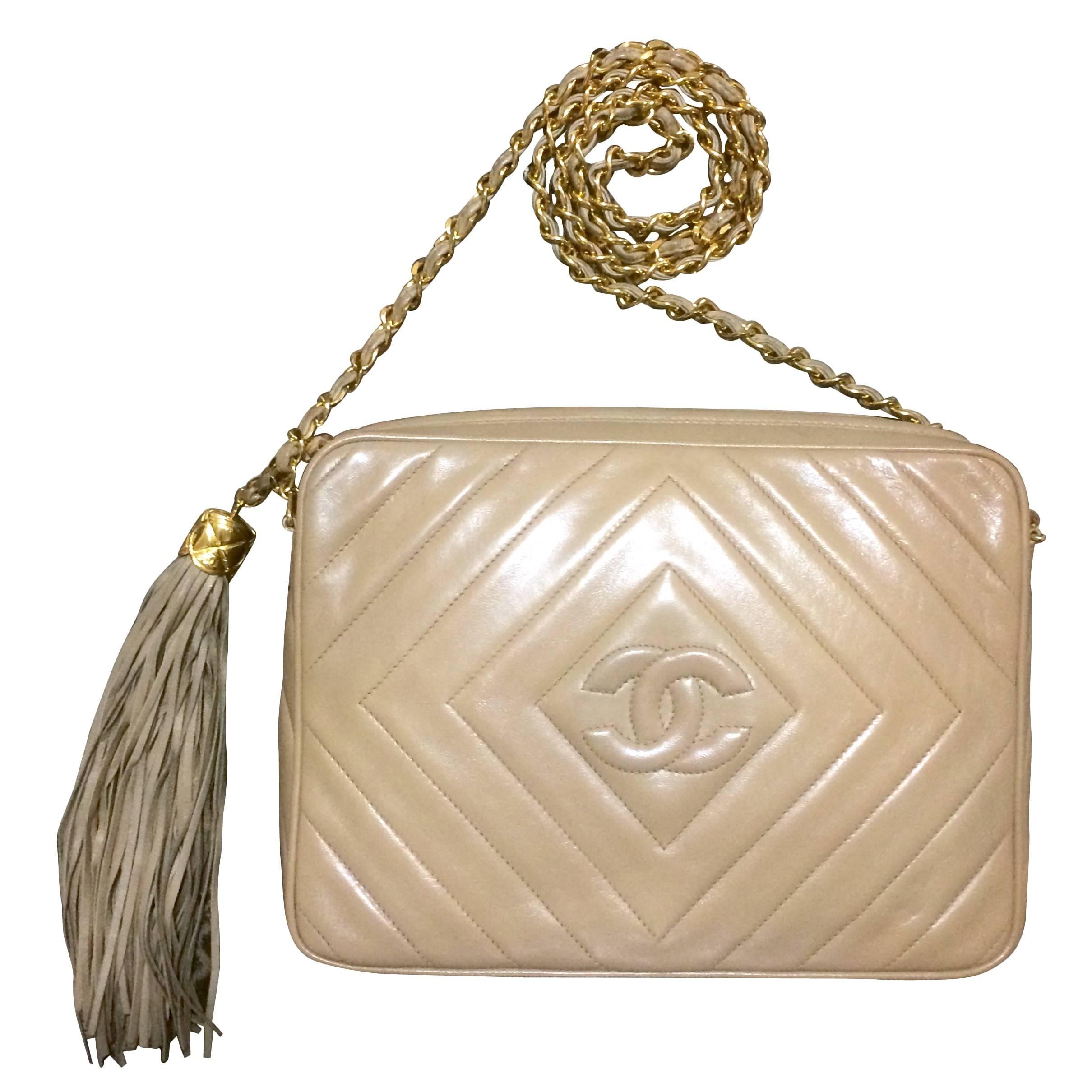 Vintage Chanel beige lamb camera bag style shoulder bag, Chevron, diamond stitch For Sale