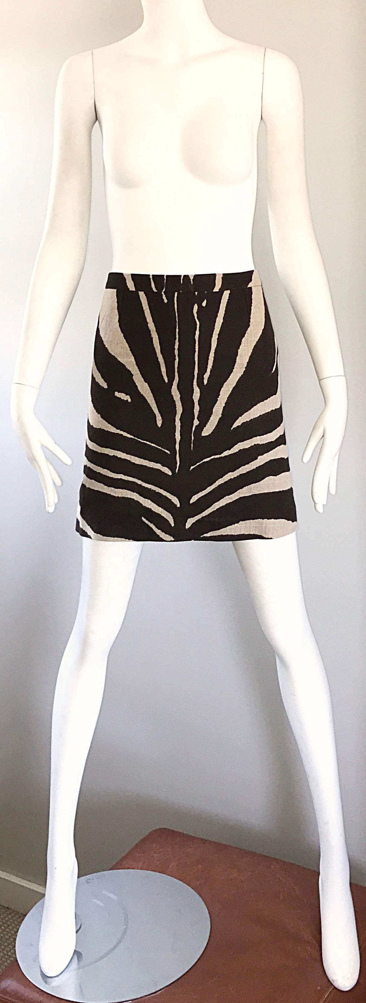New with tags early 2000s MICHAEL KORS COLLECTION chocolate brown and ivory zebra print linen mini skirt! Mid to low rise fit, with soft Irish linen of the finest quality. Hidden zipper up the side with interior button. Fully lined. Perfect with a
