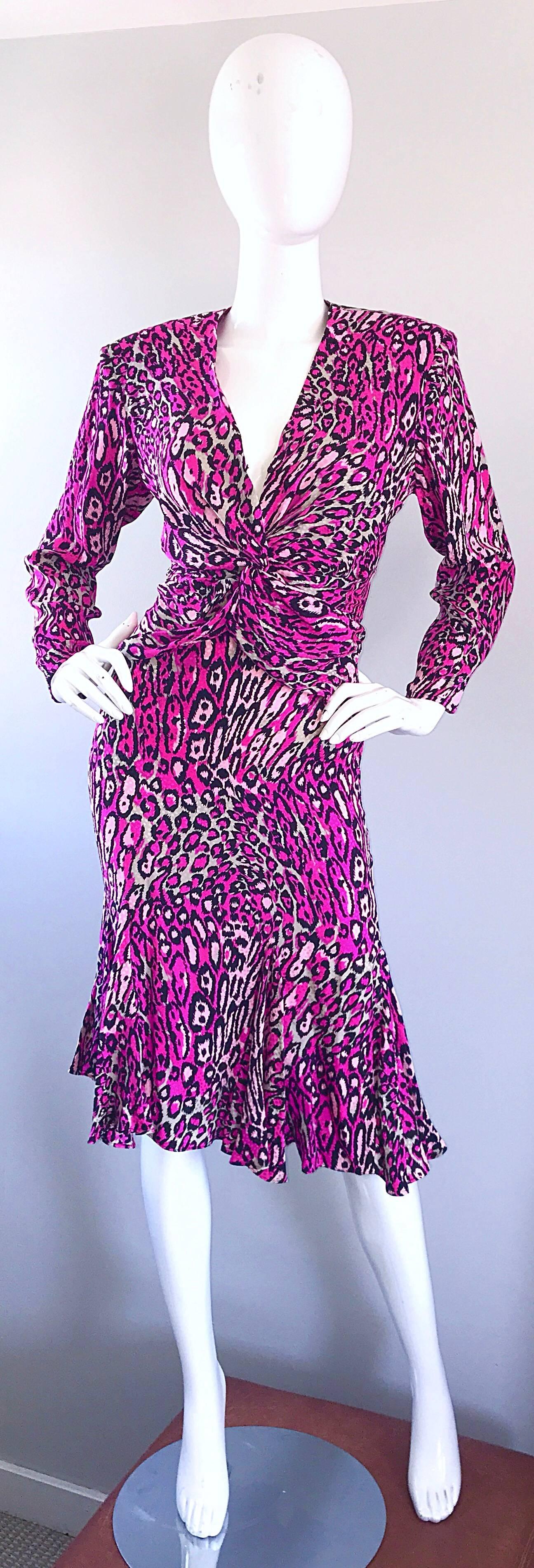 Vintage Flora Kung Hot Pink Leopard 1990s Size 6 Blouse and Skirt 90s Dress Set In Excellent Condition In San Diego, CA