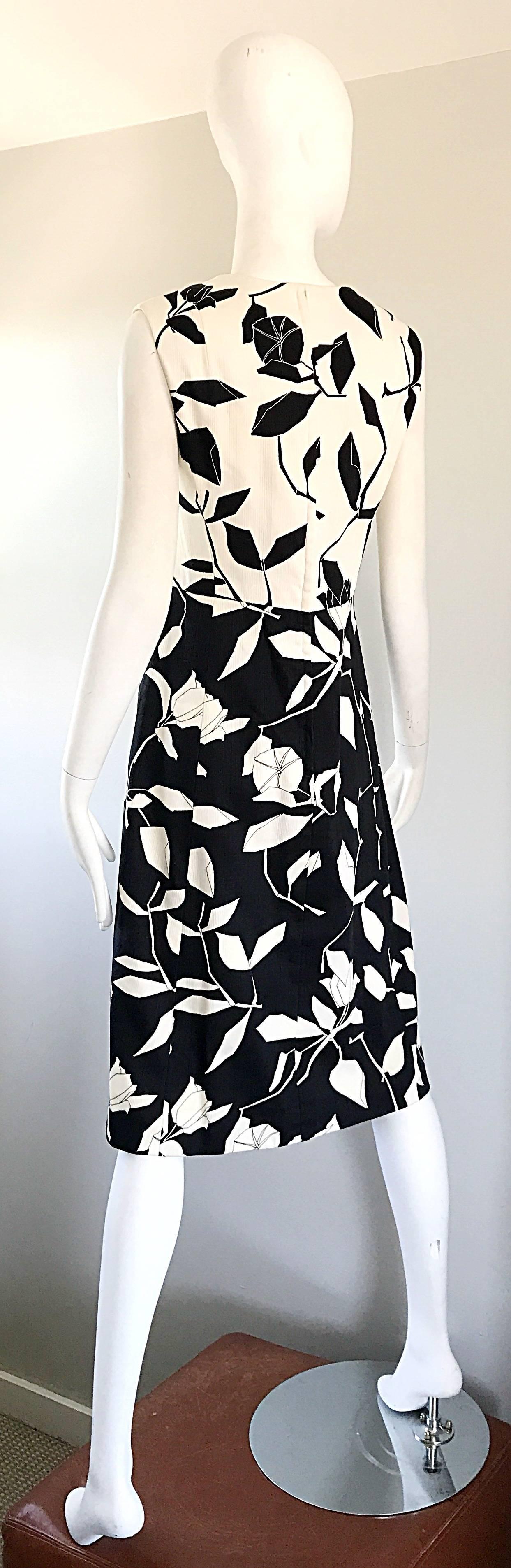 Chic 1960s Black and White Abstract Floral A Line Sleeveless Vintage 60s Dress  2