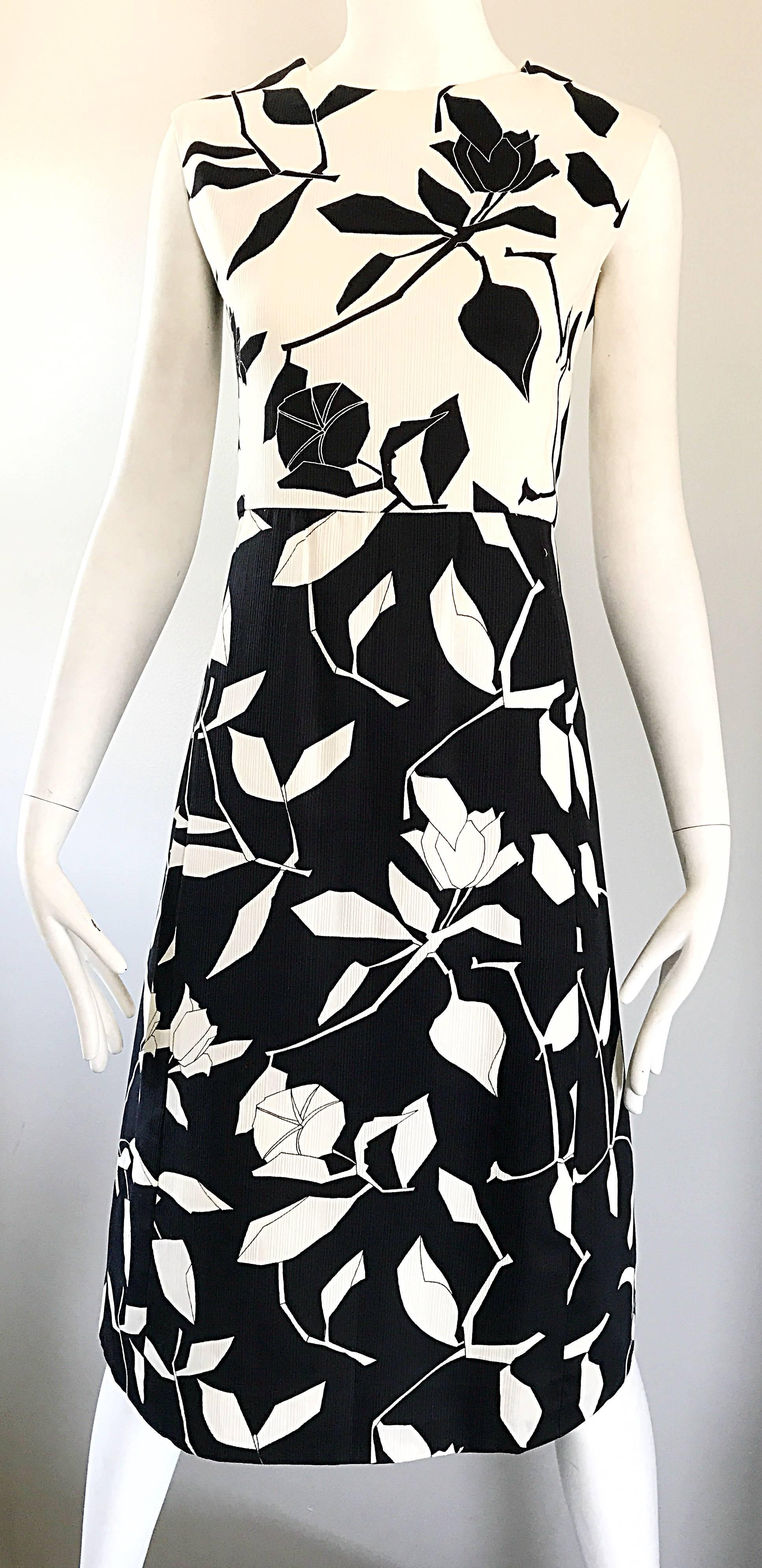 Chic 1960s Black and White Abstract Floral A Line Sleeveless Vintage 60s Dress  3