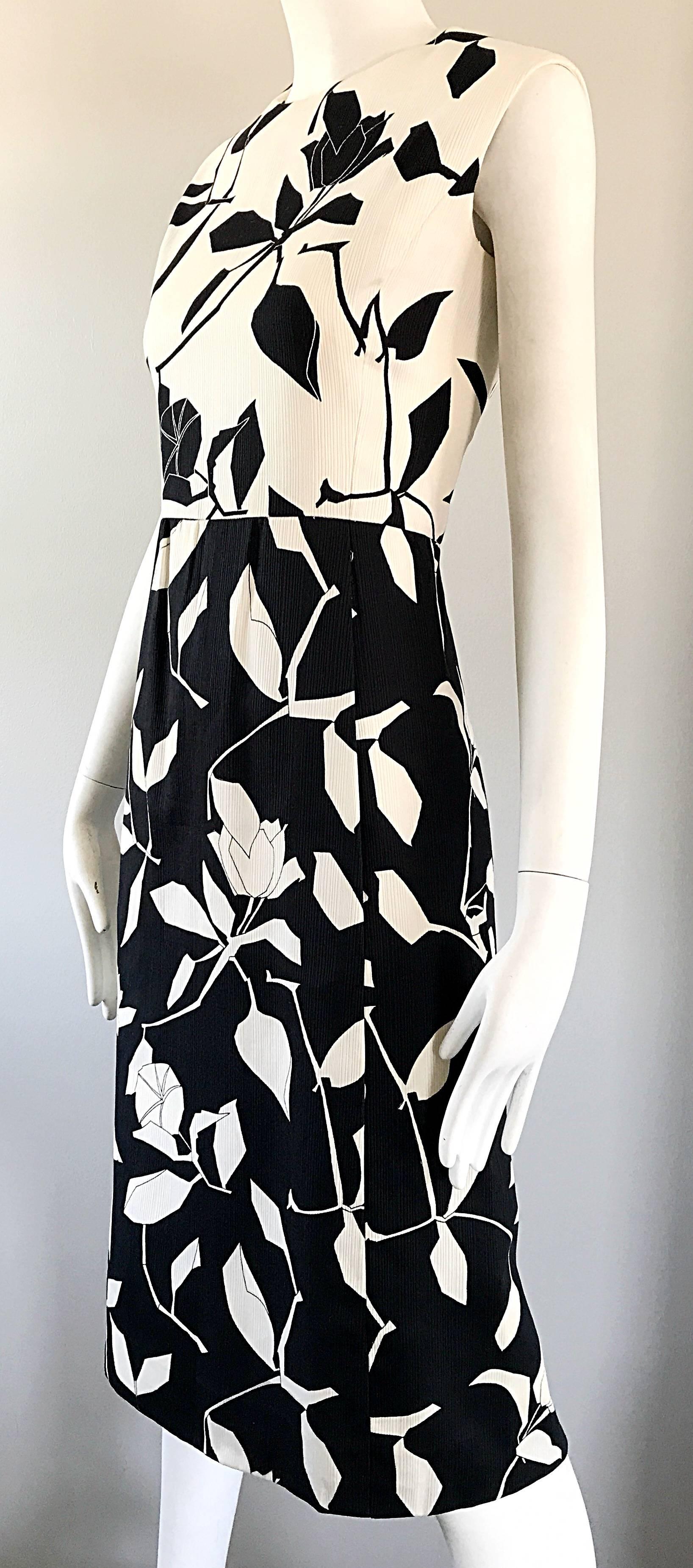 Chic 1960s Black and White Abstract Floral A Line Sleeveless Vintage 60s Dress  4