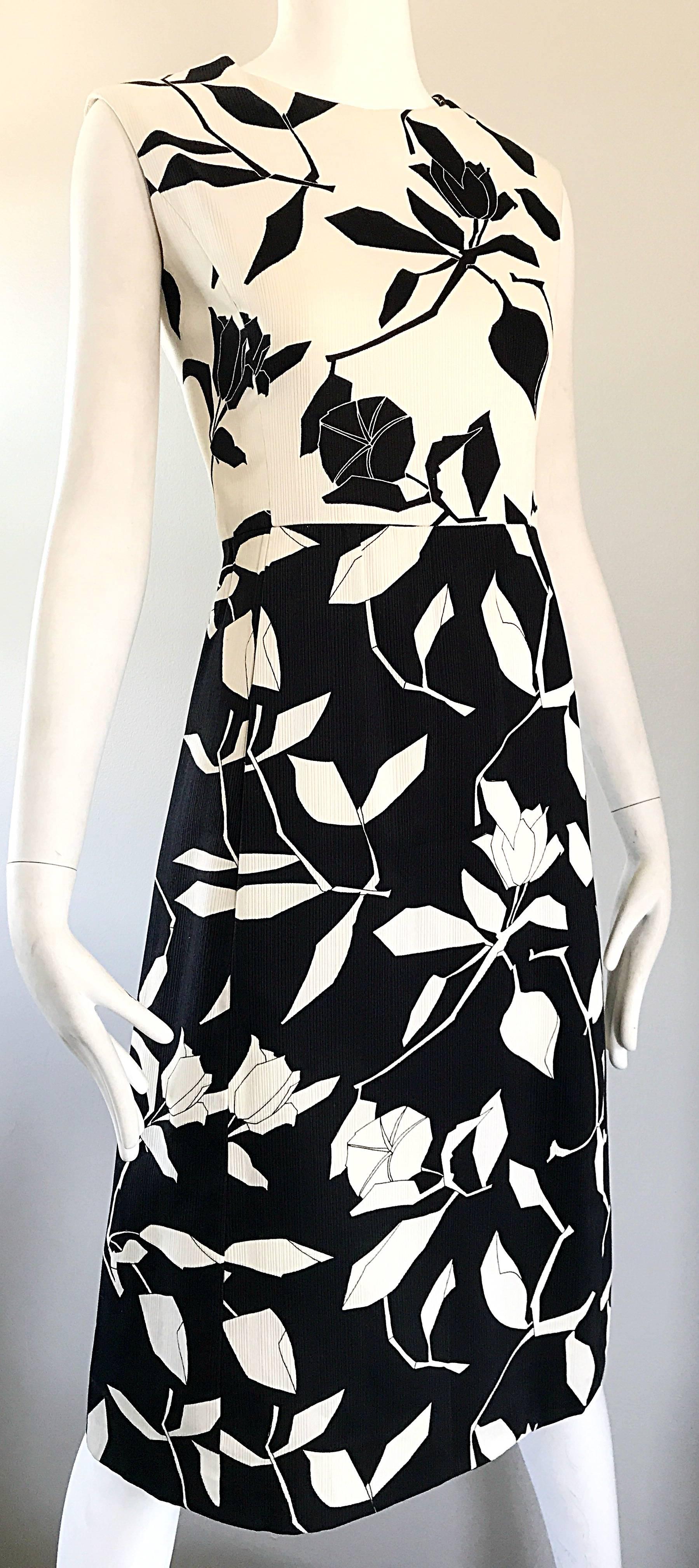 Chic 1960s Black and White Abstract Floral A Line Sleeveless Vintage 60s Dress  5