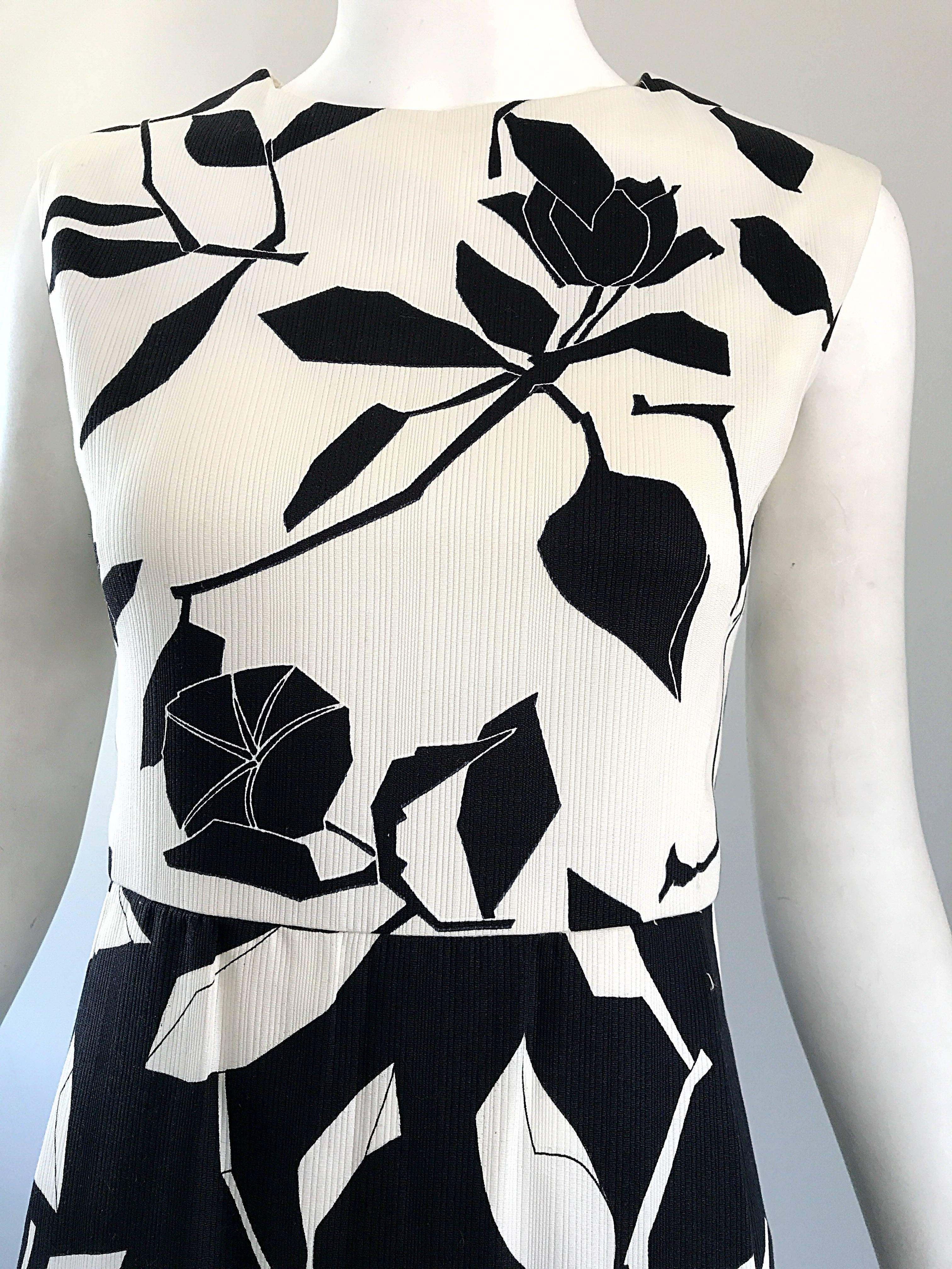 Chic 1960s Black and White Abstract Floral A Line Sleeveless Vintage 60s Dress  6