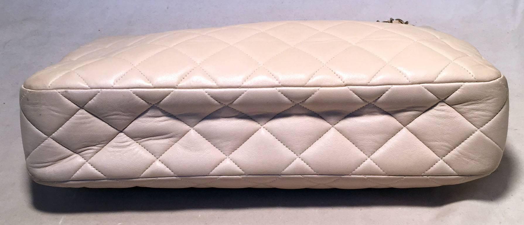 Chanel Cream Quilted Leather Shoulder Bag Tote In Good Condition In Philadelphia, PA