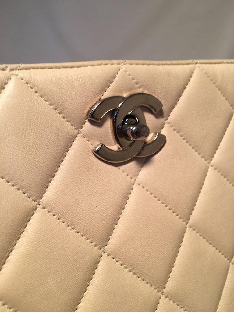Women's Chanel Cream Quilted Leather Shoulder Bag Tote