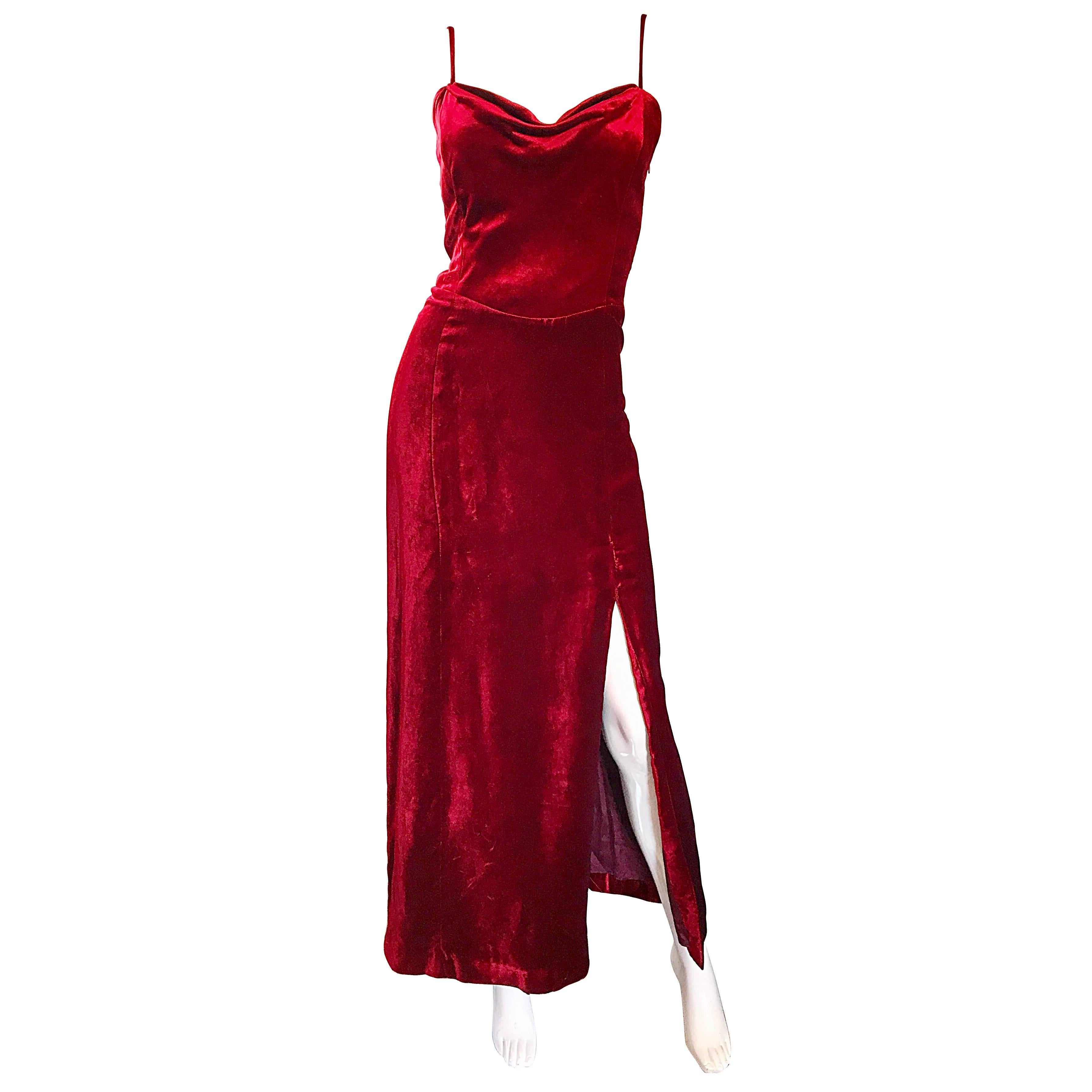 Giorgio Armani Collezioni - Robe vintage rouge chimson en velours de soie, taille 8, 1990 en vente