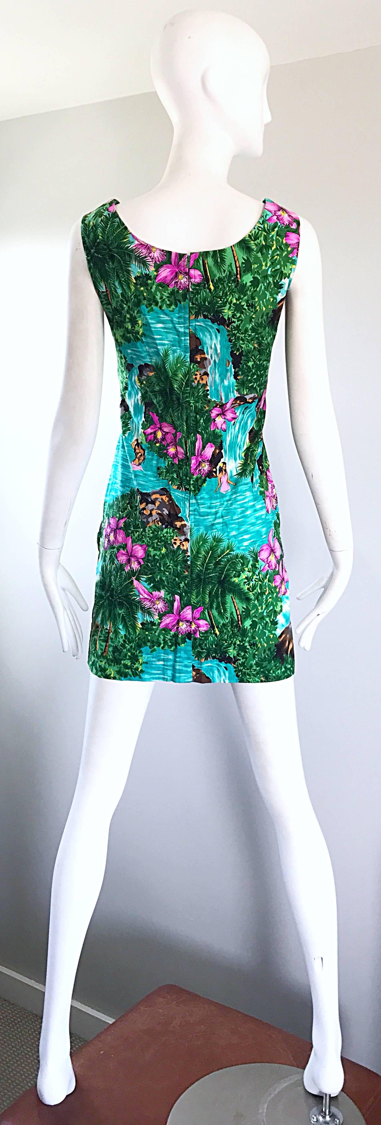 Women's Rare 1960s Novelty Print Dancing Hula Girls Hawaiian Print Mini Shift Dress  For Sale