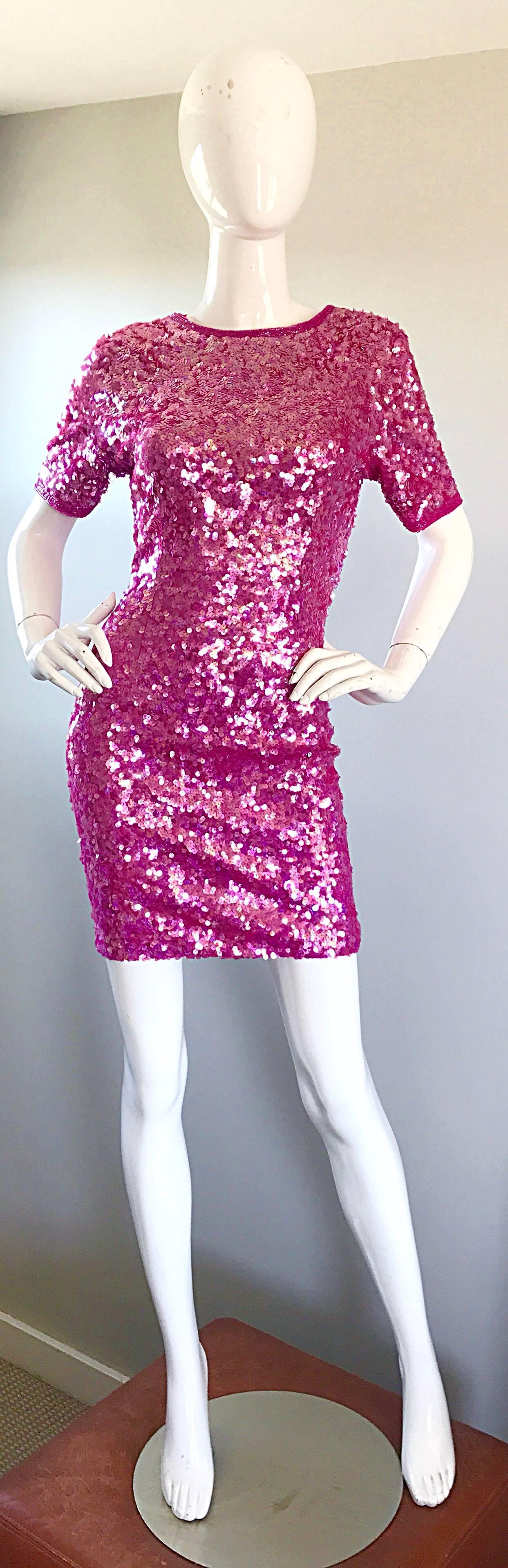 Unglaubliches Vintage Lillie Rubin 1990er Jahre Hot Pink Voll Pailletten 90er Jahre Minikleid im Zustand „Hervorragend“ im Angebot in San Diego, CA