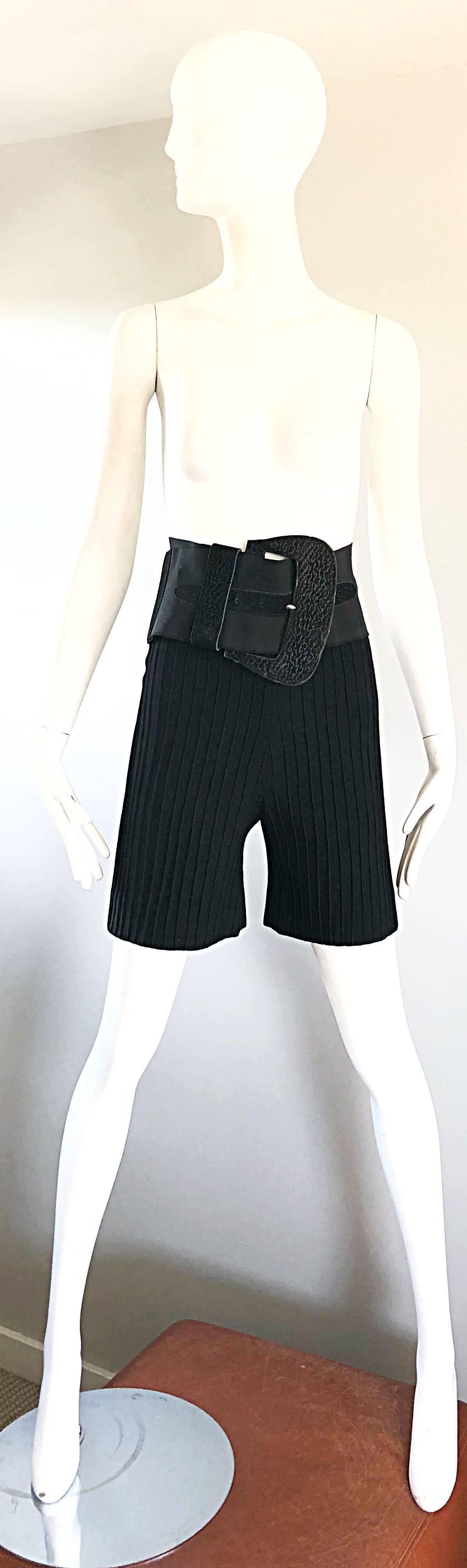 Cardinali Original Sample Black Wool High Waisted 1960s Shorts and Belt Set In Excellent Condition For Sale In San Diego, CA