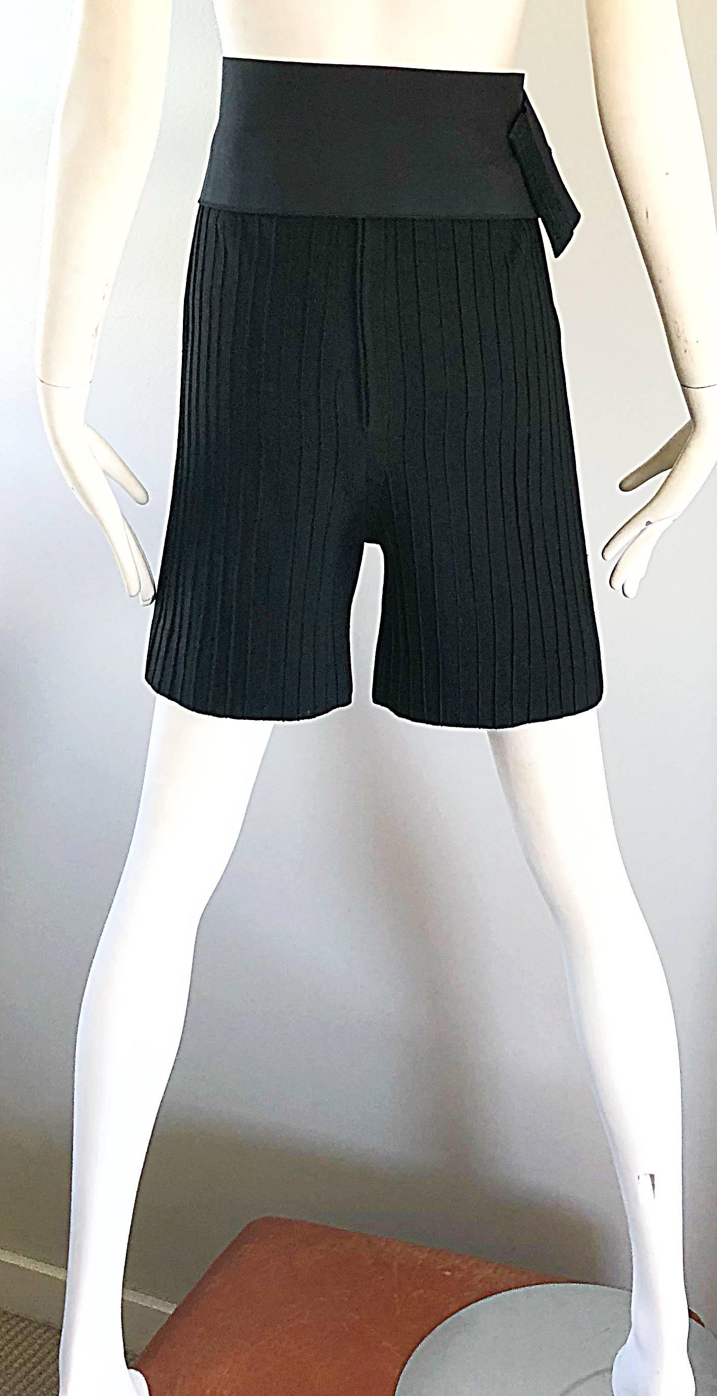 Cardinali Original Sample Black Wool High Waisted 1960s Shorts and Belt Set For Sale 5
