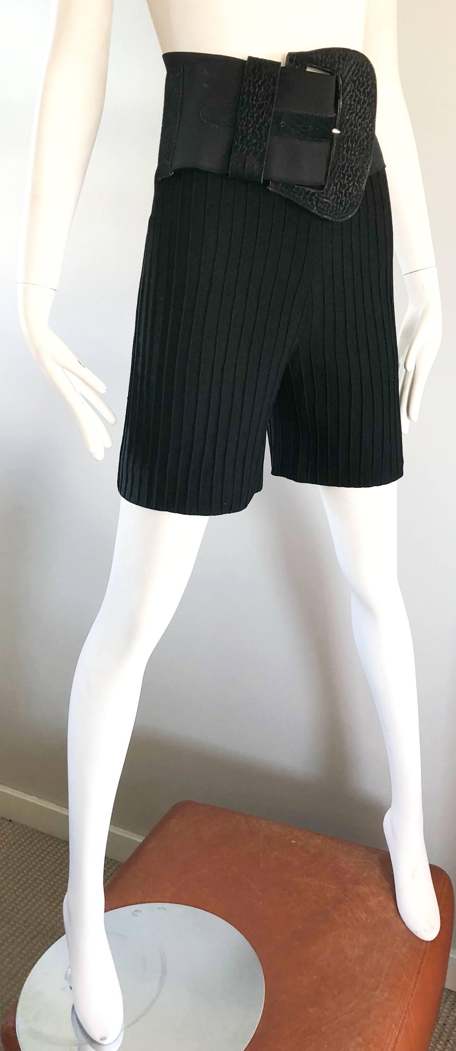 Cardinali Original Sample Black Wool High Waisted 1960s Shorts and Belt Set For Sale 4