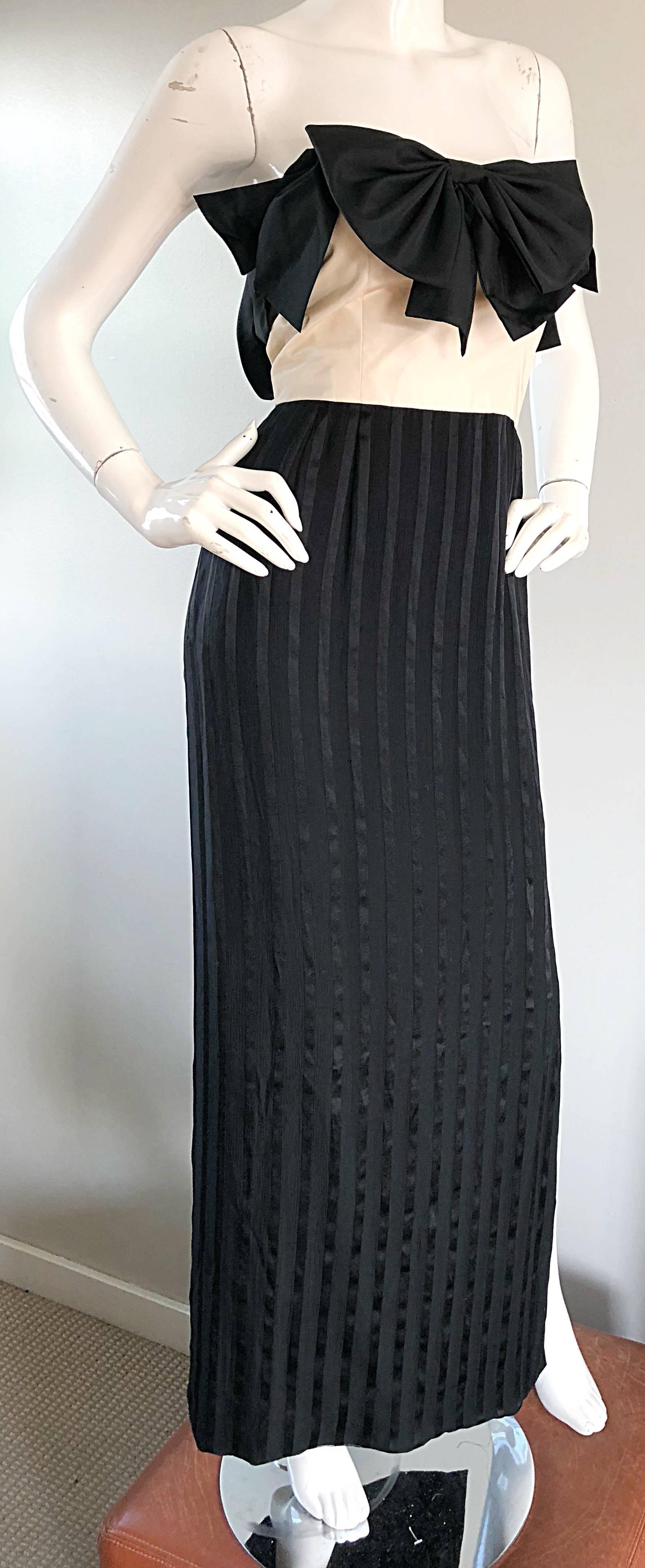 Women's Amazing Vintage Jean Louis Couture Black and White Strapless Bow Gown For Sale