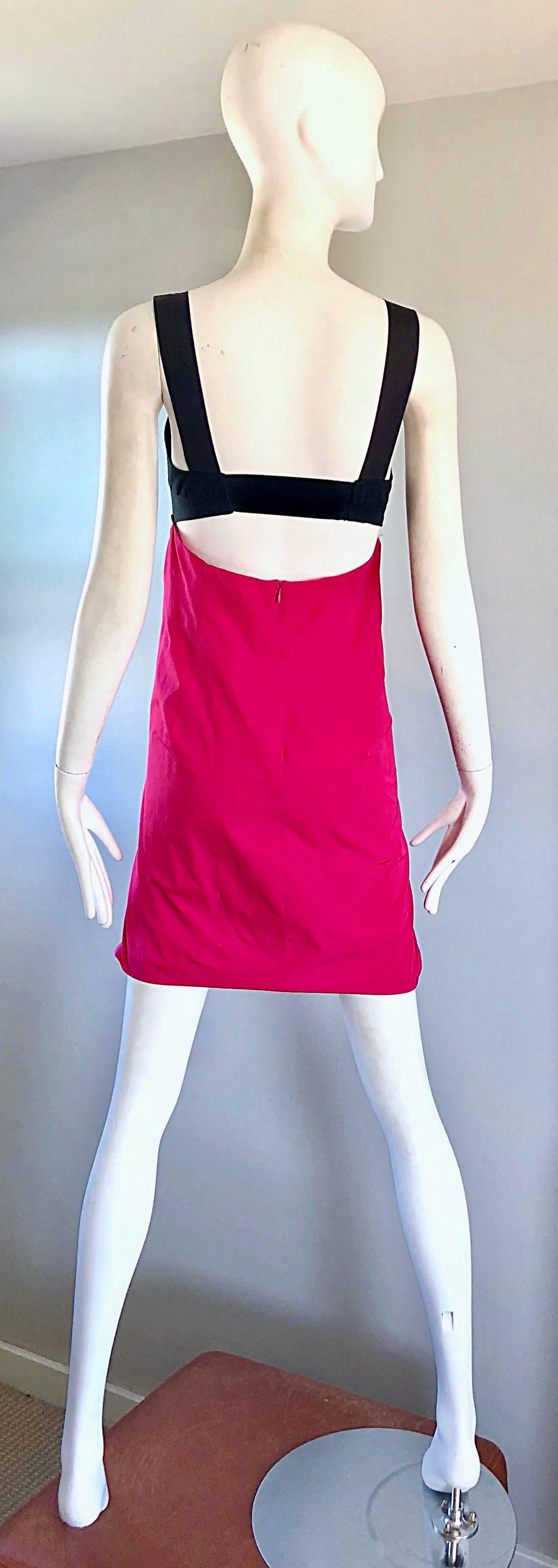 Yigal Azrouel Size 2 / 4 Hot Pink and Black Color Block Open Back Shift Dress For Sale 1