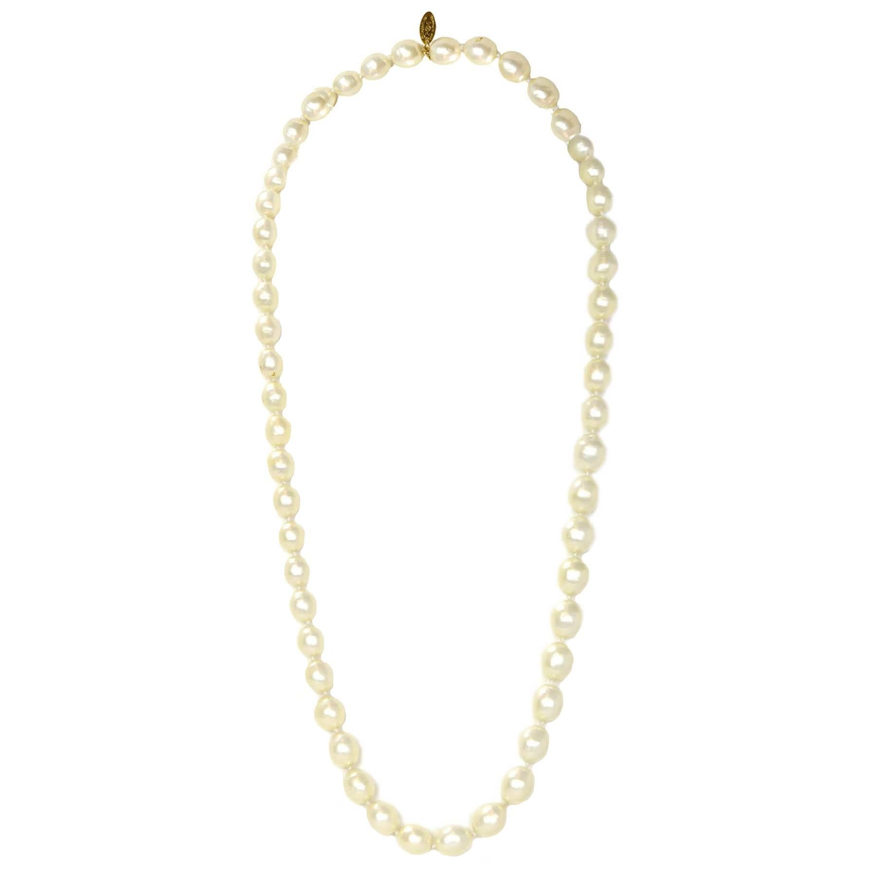 CHANEL Vintage '87 Graduated Pearls Single Strand Necklace