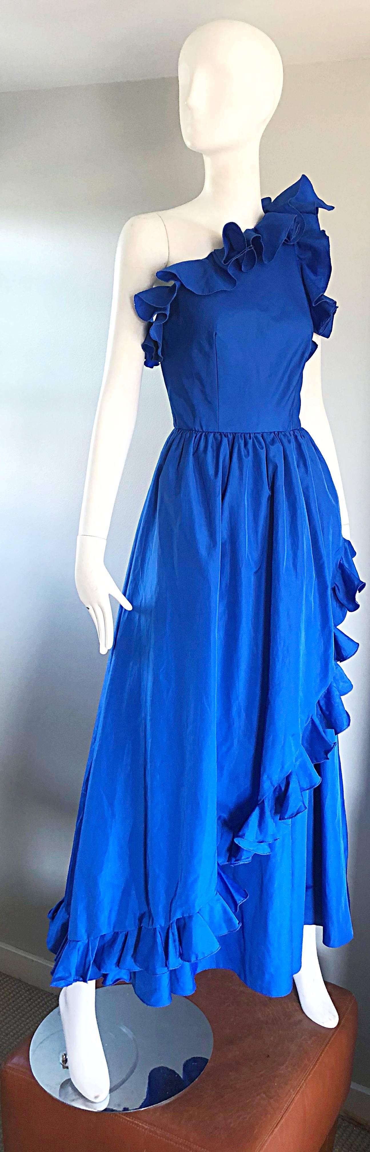 I Magnin Royal Blue One Shoulder Avant Garde Vintage Gown, 1980 en vente 4