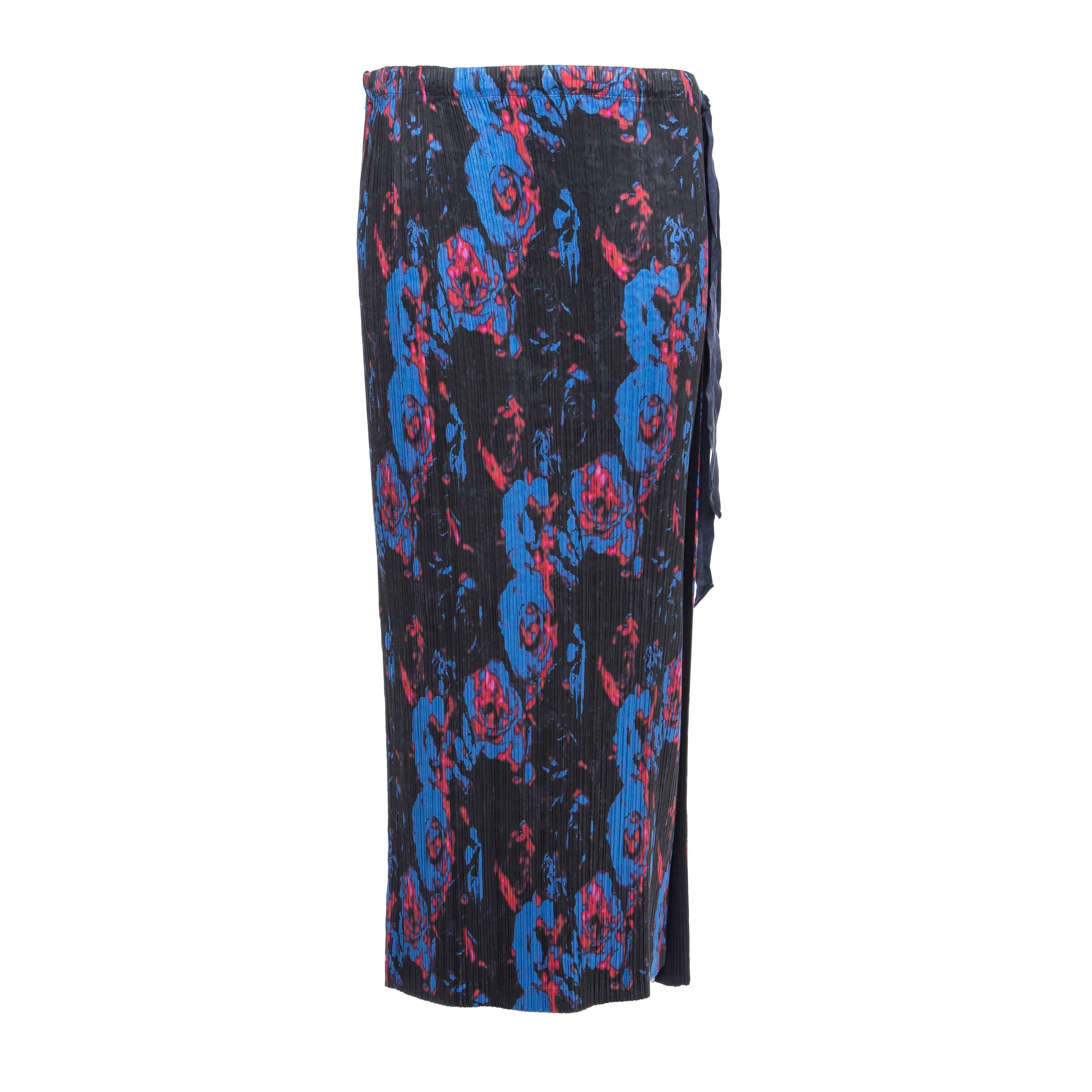 Issey Miyake Navy Blue Printed Silk Pleated Skirt,  Spring 2007 For Sale