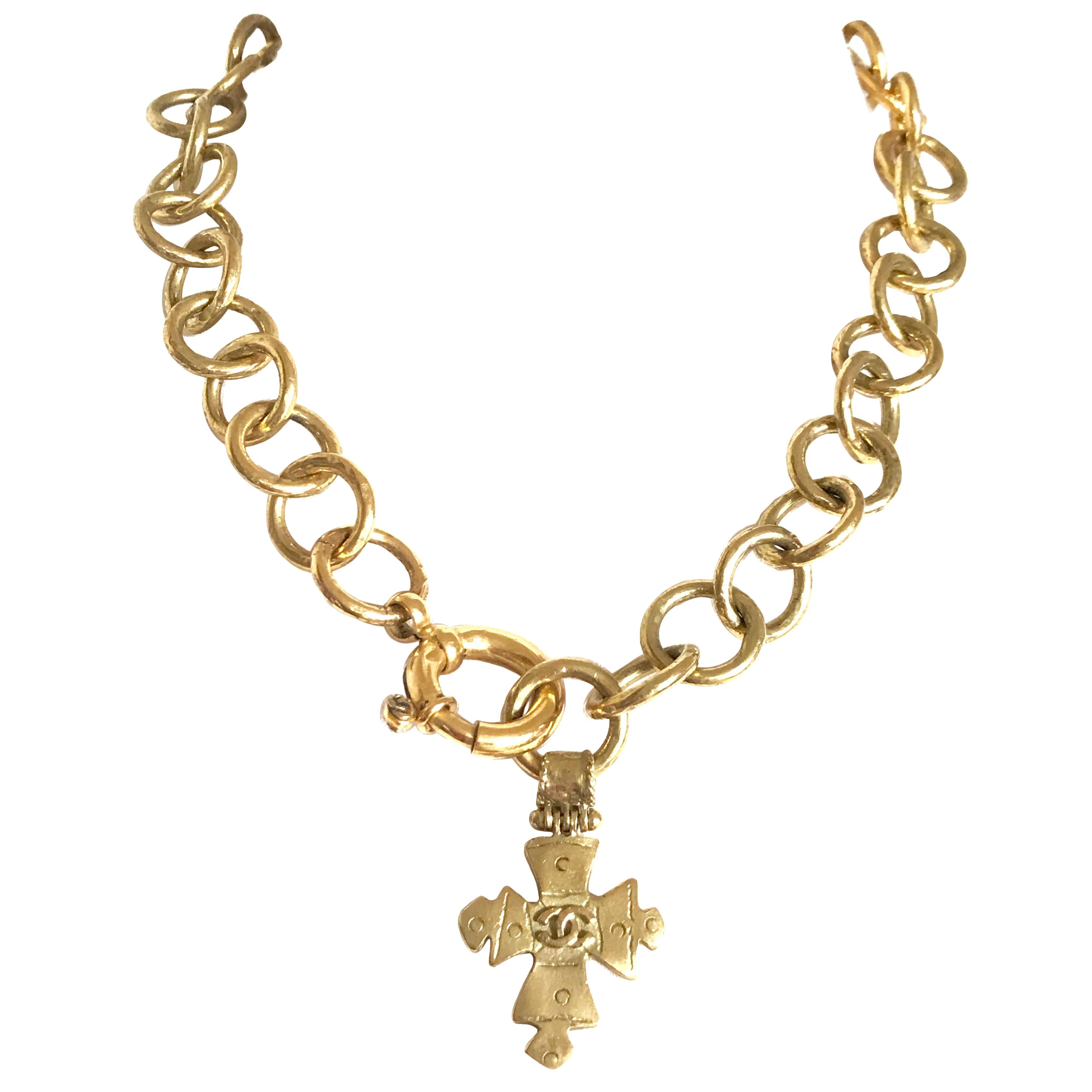 Chanel Vintage round chain statement necklace with cross pendant top and CC mark For Sale