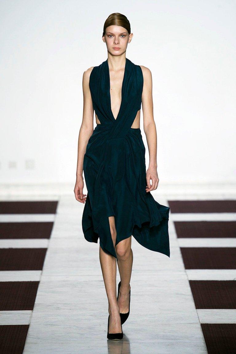 Yiqing Yin Poiret Designer Sexy Siren V Neck Hankerchief Hem Evening Dress  New! In New Condition In Los Angeles, CA