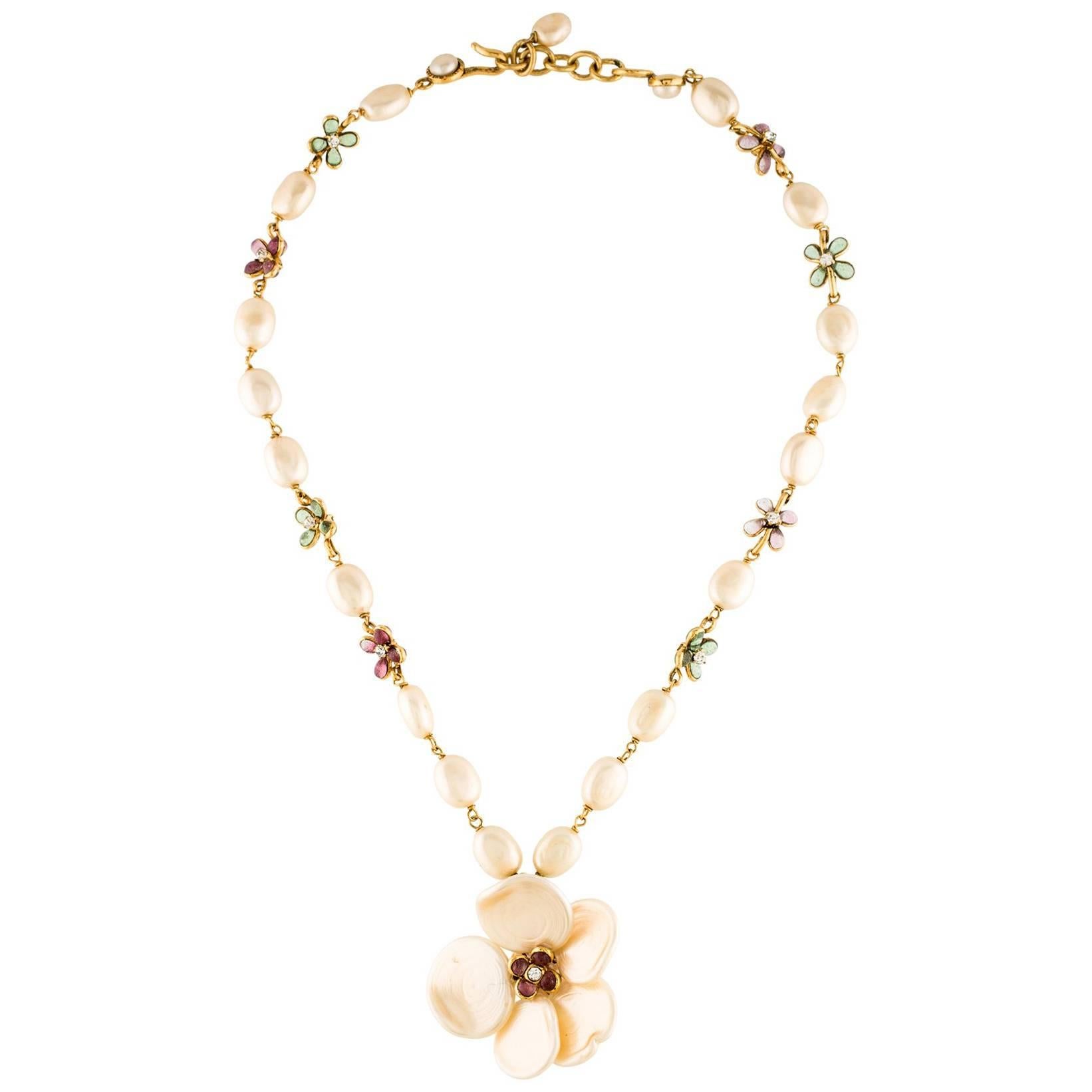 Chanel Vintage '99 Pink & Green Gripoix Bead & Pearl Flower Necklace