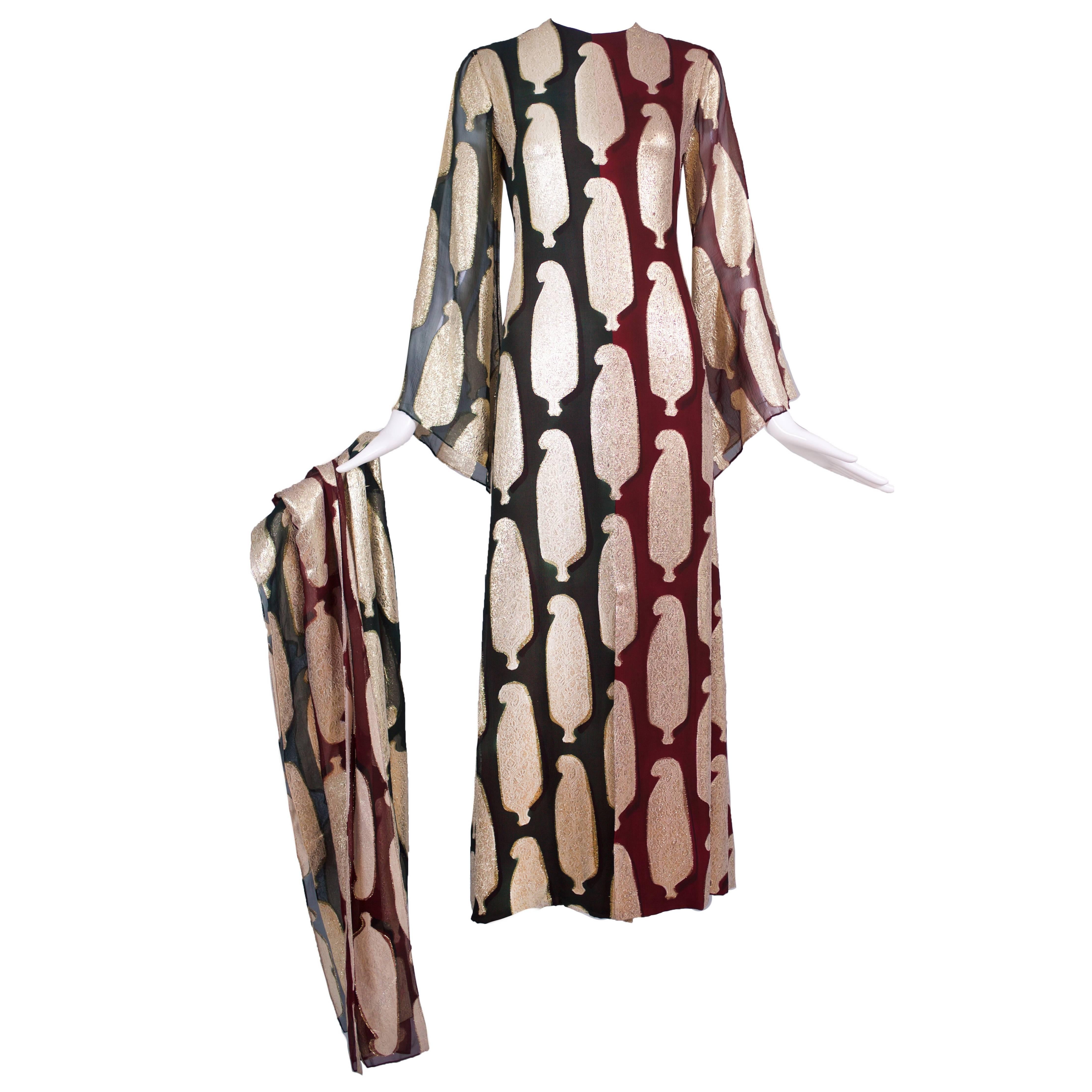 1971 Bill Blass Silk & Gold Lame Oversized Paisley Print Gown w/Matching Scarf