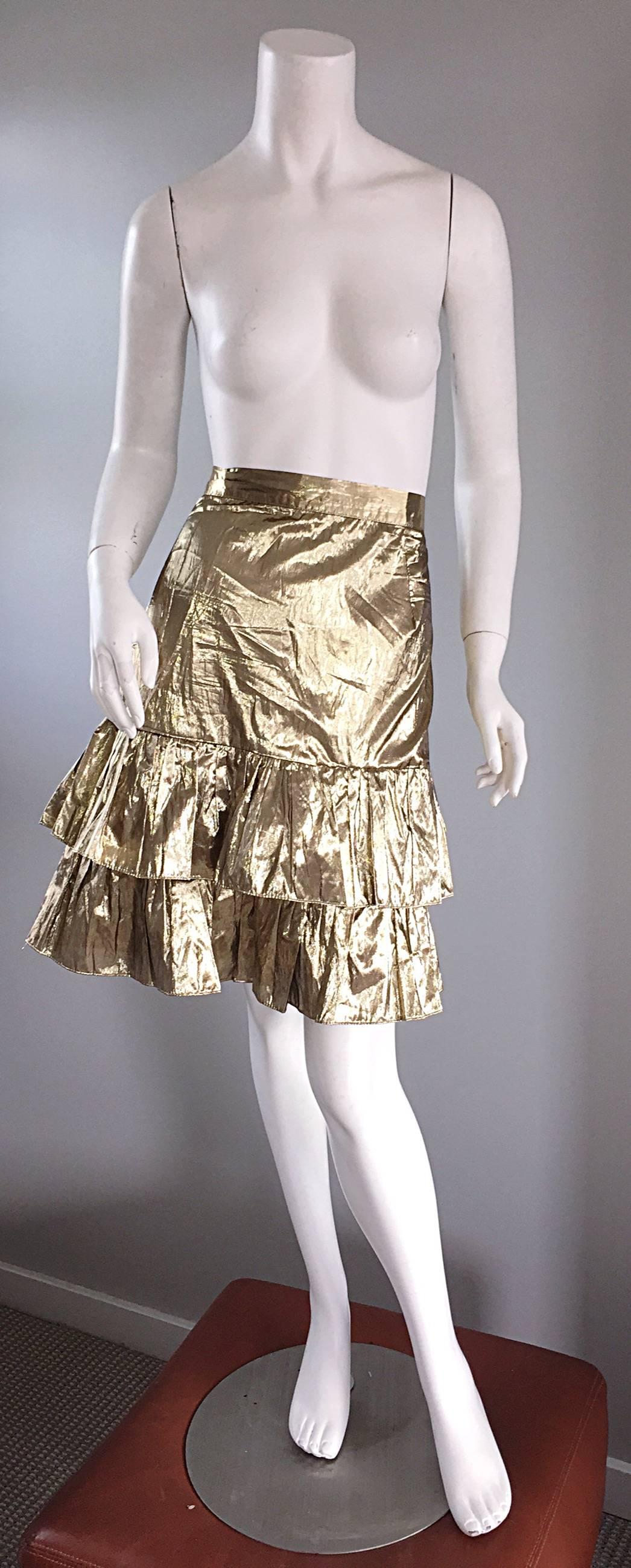 WOW!!!! Incredible 1980s gold metallic skirt, by Stonewear! This chic little skirt features a high waist, with two rows of accordion pleats at the hem. Can easily be dressed up or down. Looks great with a vintage concert tee, yet perfect with a