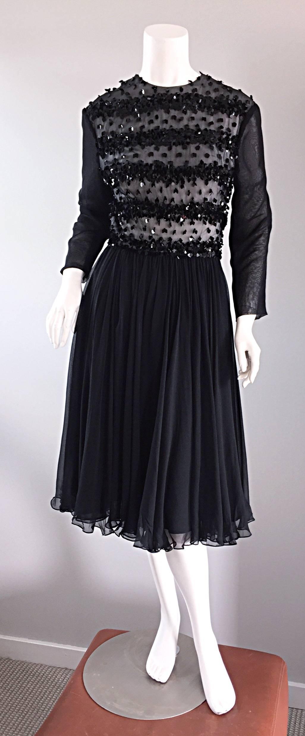 1960er Jahre Pat Sandler für Highlight 60er Schwarzes Vintage-Kleid aus Chiffon mit Perlen und Pailletten im Zustand „Hervorragend“ im Angebot in San Diego, CA