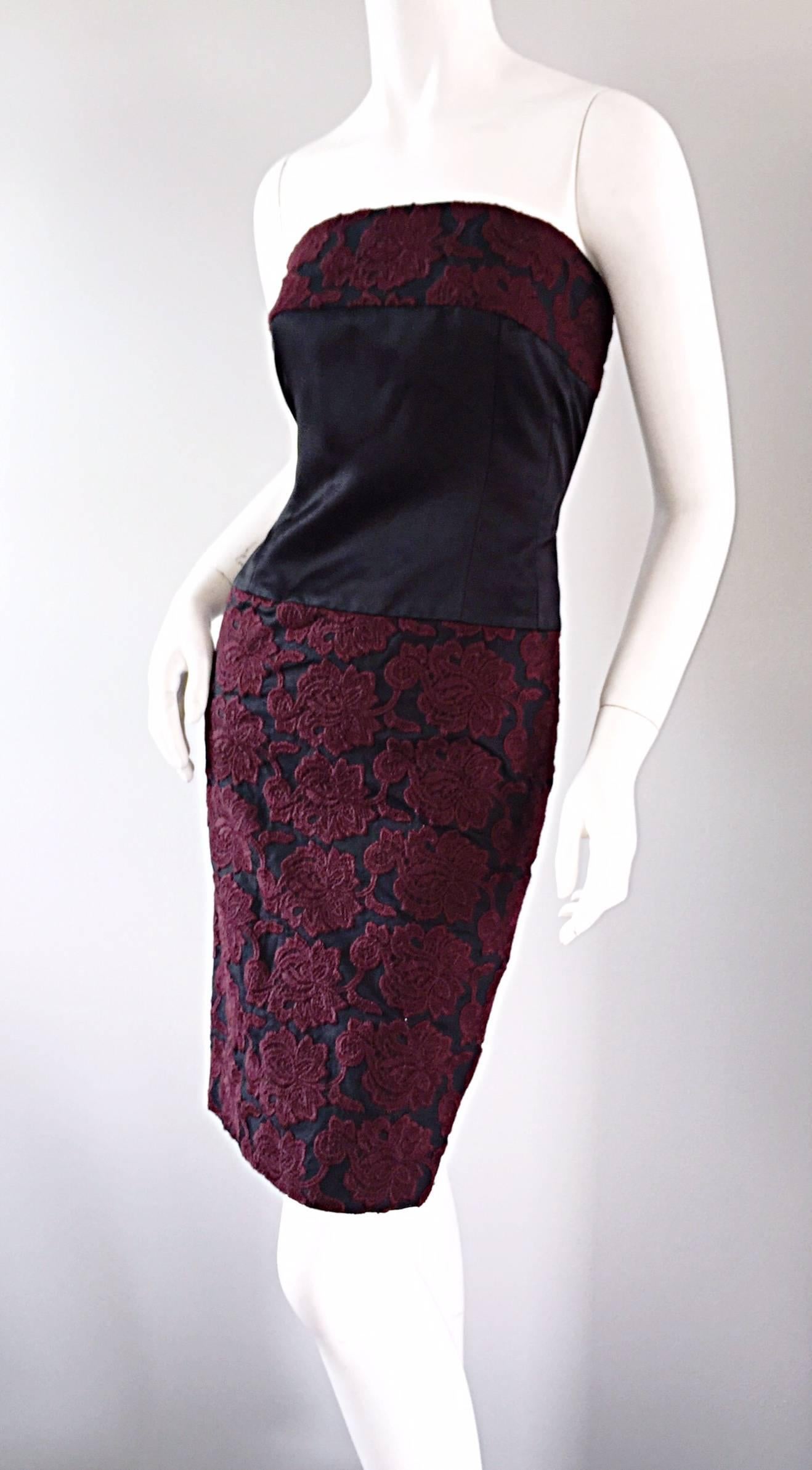 Vintage Paola Quadretti Couture 90er Jahre Schwarz Burgunderfarbenes trägerloses Vintage-Kleid mit Stickereien Damen im Angebot