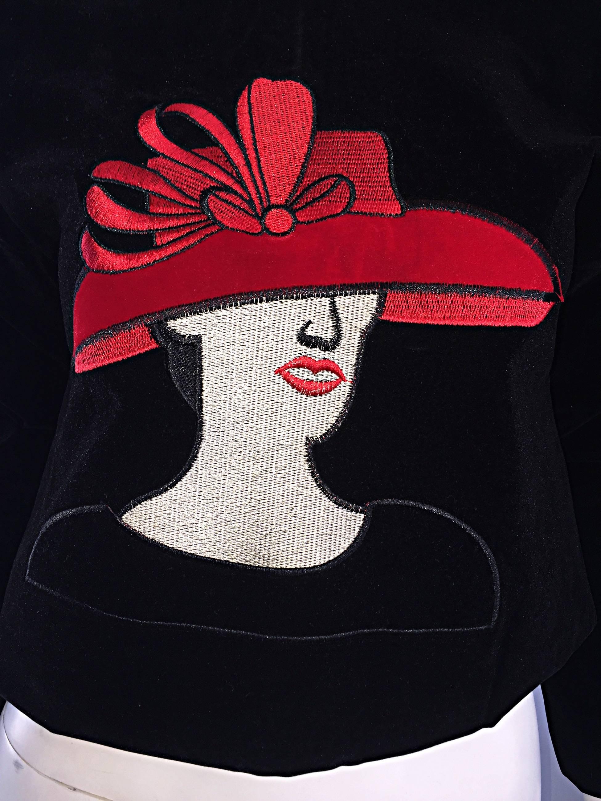 1980s Vintage 80s Novelty Velvet Crop Top Blouse w/ Lady in Red Hat  In Excellent Condition For Sale In San Diego, CA