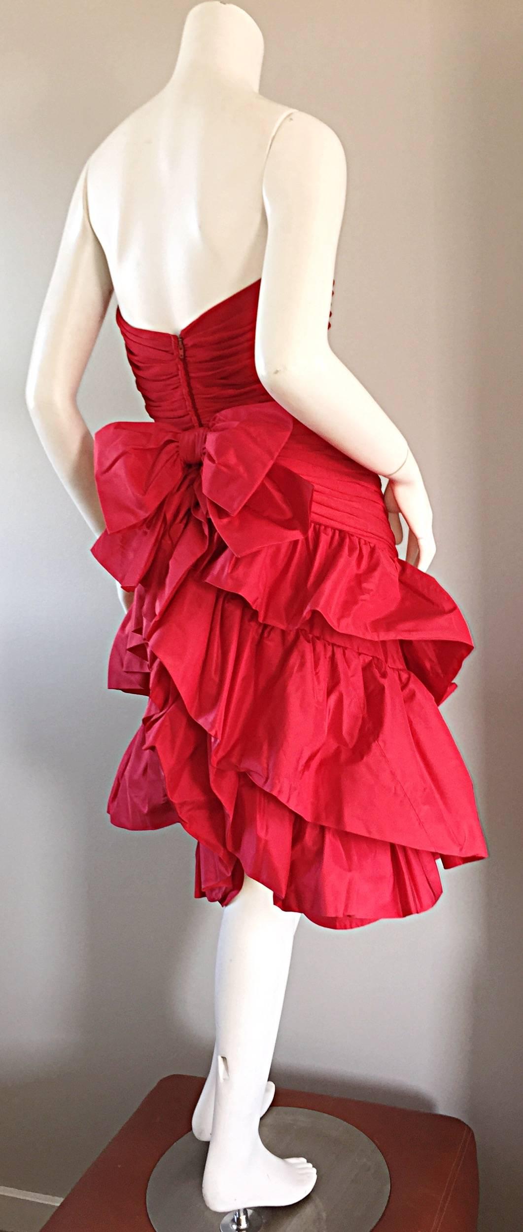 Vintage Jill Richards Años 80 For Saks Fifth Avenue Vestido de seda rojo Avant Garde en venta 1