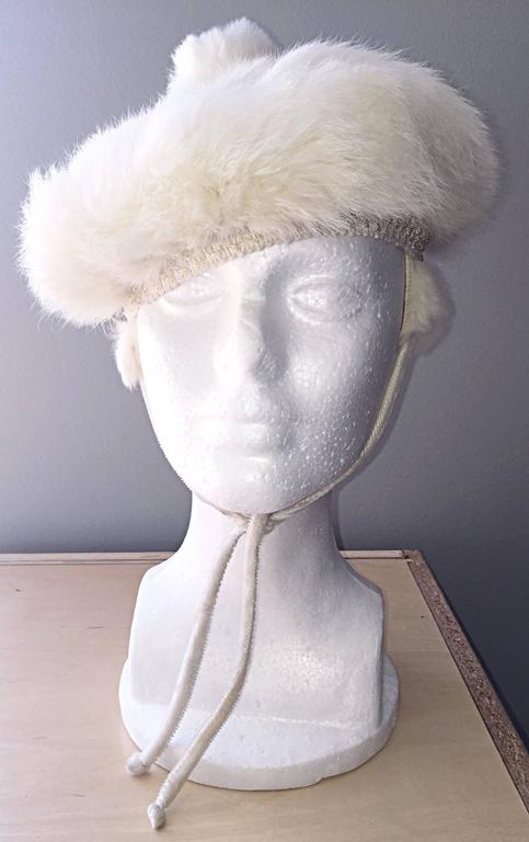 Chic 1960s 60s White Vintage Rabbit Fur Beret Hat w/ Pom Pom  display picture 2