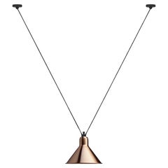 DCW Editions Les Acrobates N°323 Grande lampe suspendue conique avec abat-jour en cuivre