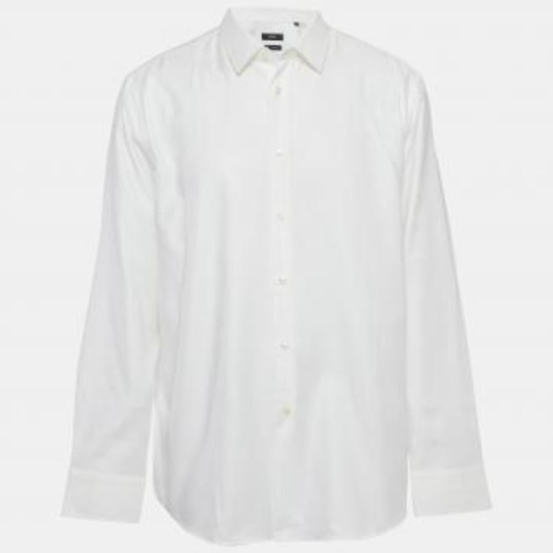 Le camicie sono una parte indispensabile del guardaroba, quindi questo marchio ti propone una creazione versatile ed elegante. È stato realizzato con materiali di qualità in una tonalità versatile. La camicia è caratterizzata da elementi firmati e