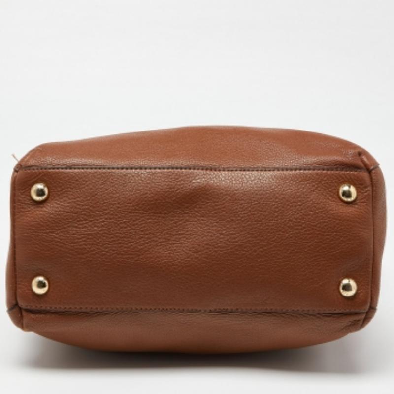 Marrone Michael Kors - Tote con catena in pelle marrone in vendita