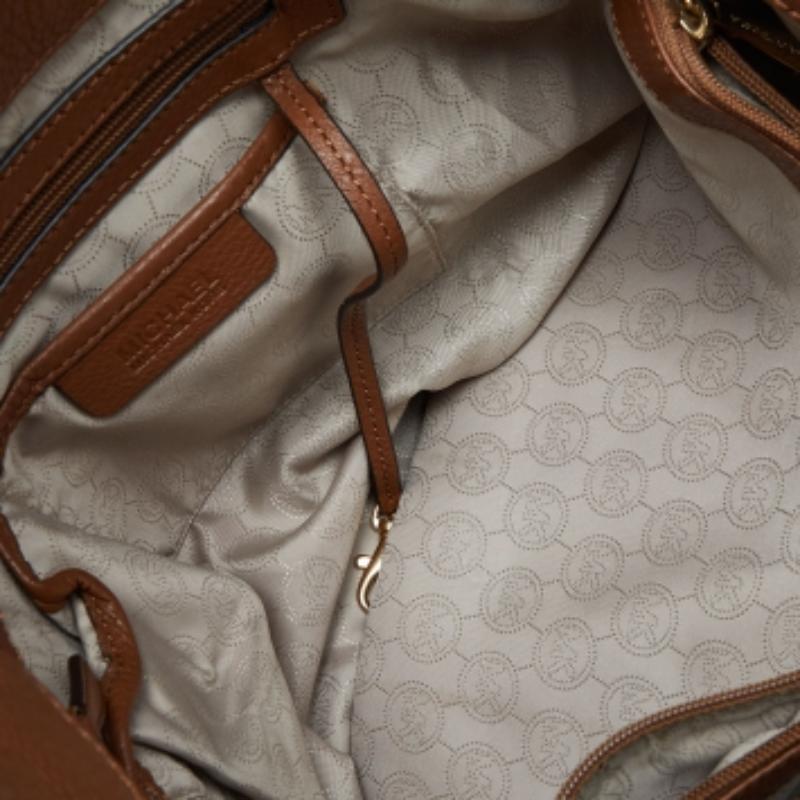Michael Kors - Tote con catena in pelle marrone in vendita 2