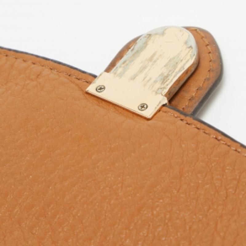 Michael Kors - Borsa a tracolla con patta in pelle marrone In condizioni discrete in vendita a Dubai, Al Qouz 2