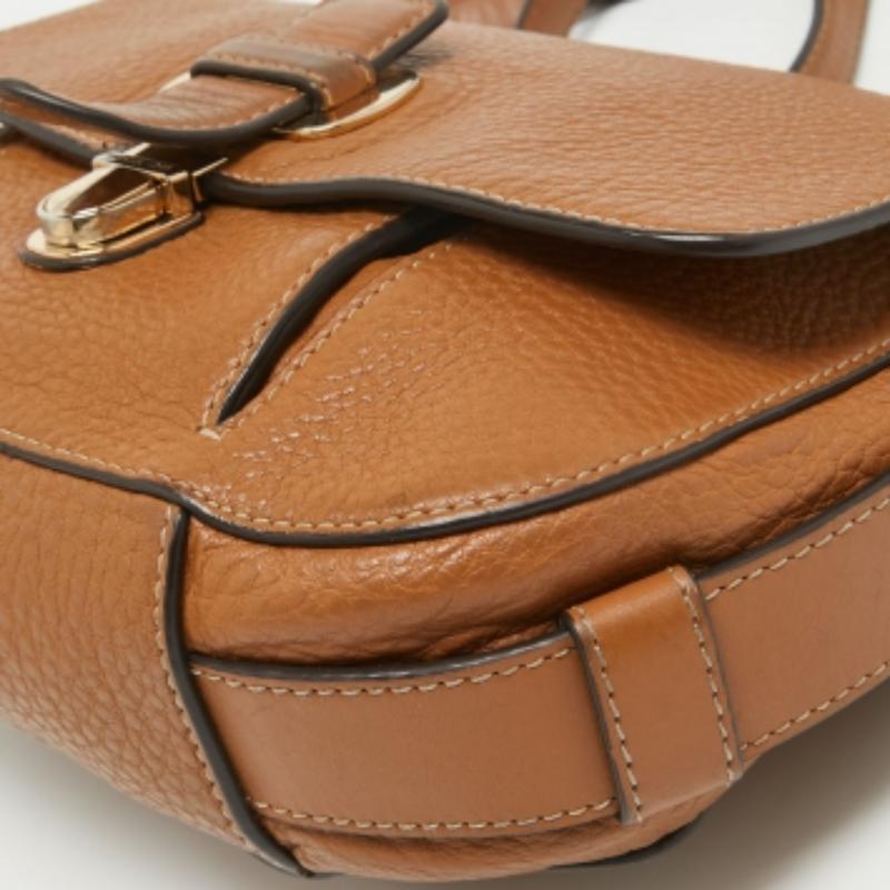 Michael Kors - Borsa a tracolla con patta in pelle marrone in vendita 2