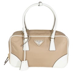 Prada Beige White Re-Nylon Saffiano Medium Re-Edition 1978 Prada Beige White Re-Nylon Saffiano Medium Re-Edition 1978
